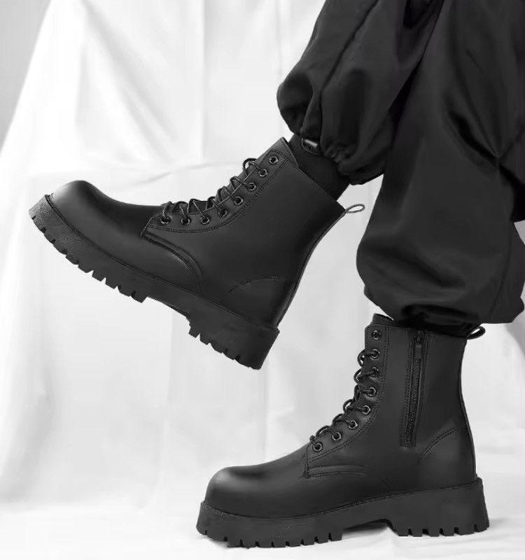 Japanese Brand Casual PU Leather Boot Size US 8 / EU 41 - 14 Thumbnail
