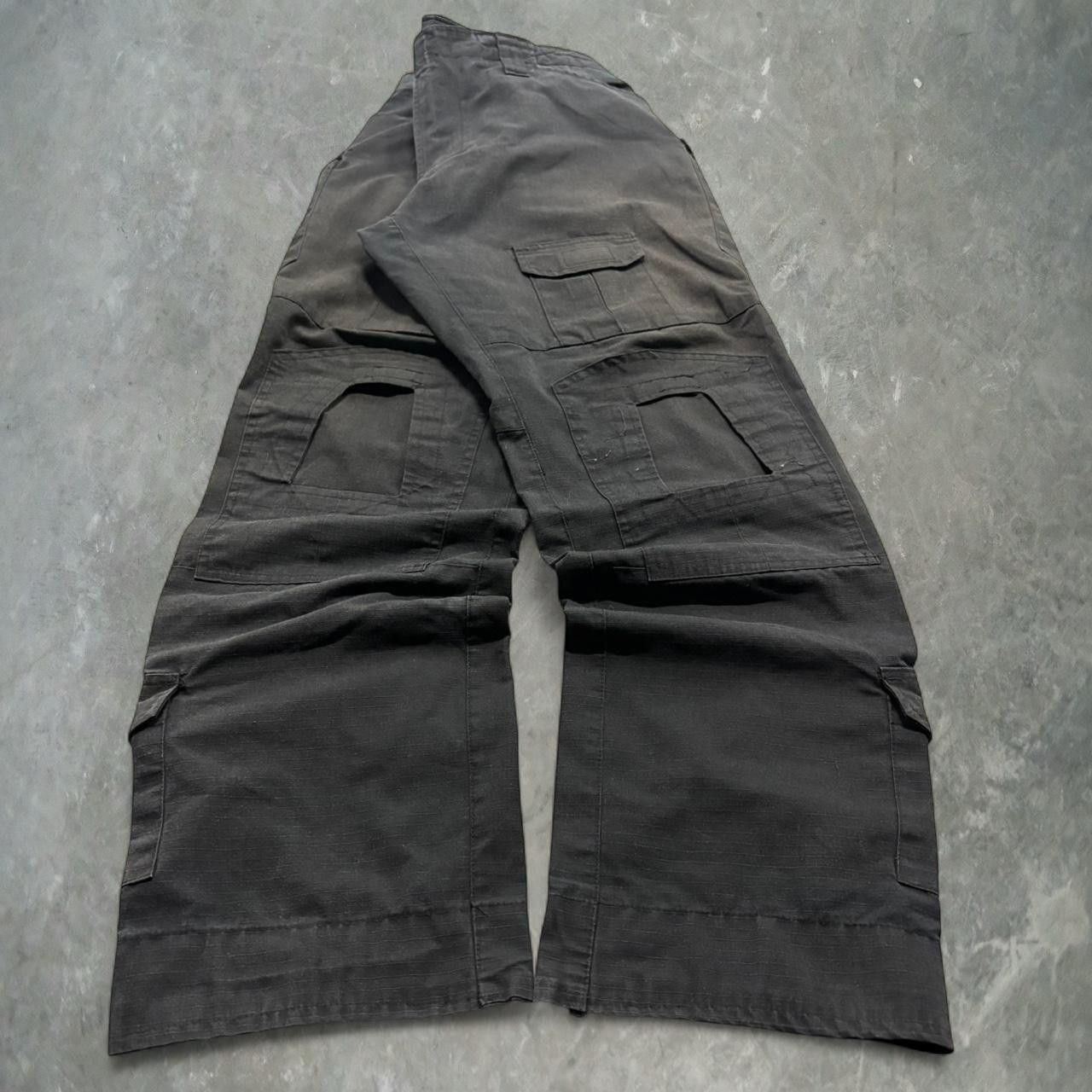 Vintage Crazy Vintage Y2K 2000s Baggy Black Streetwear Style Skater Cargo Tactical Pants! Size US 36 / EU 52 - 3 Thumbnail