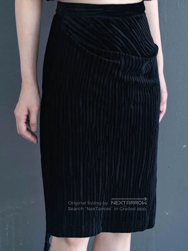 Comme des Garcons Comme Des Garcons size M Black striped velvet skirt Size 23" - 1 Thumbnail