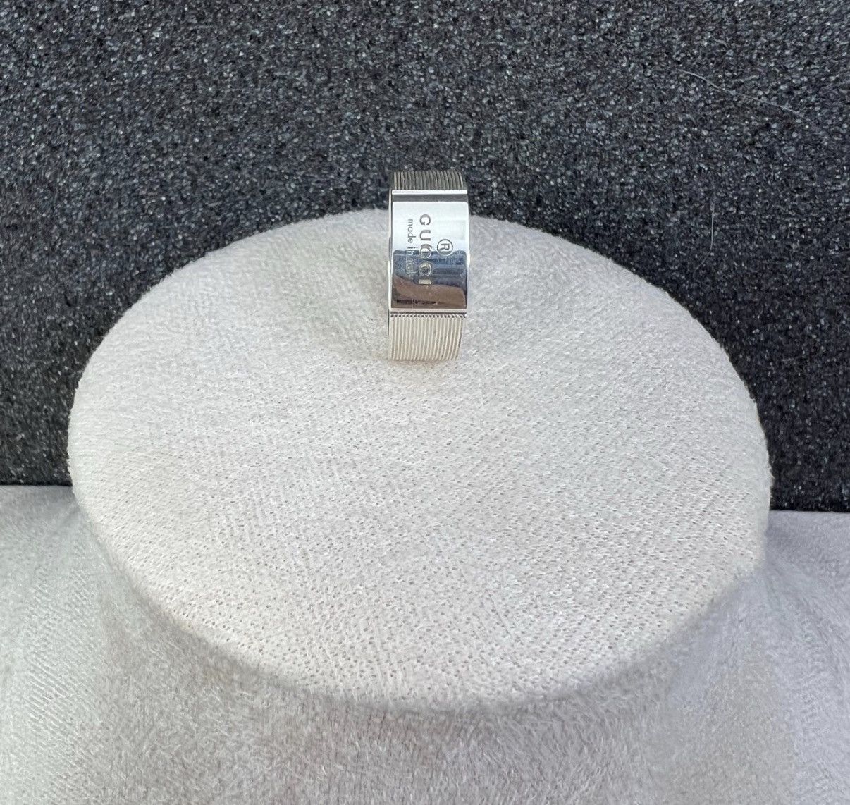 Gucci Gucci Logo Engraved Ring K12 Size ONE SIZE - 3 Thumbnail