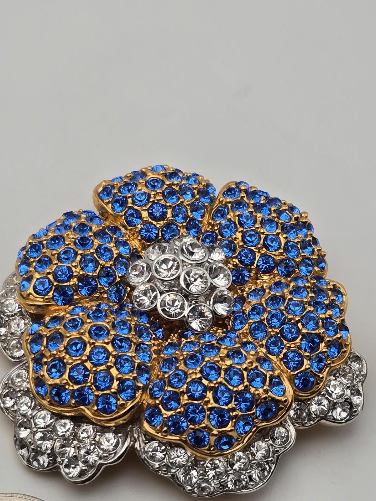 Dead Kennedys Jackie Kennedy Flower w Blue crystals, pin Brooch Earrings Size ONE SIZE - 9 Thumbnail