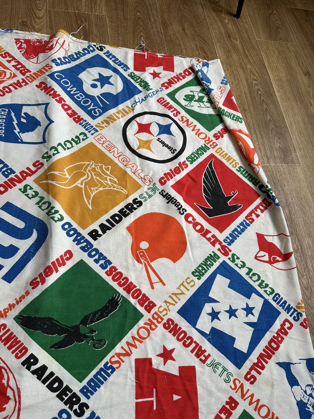 NFL × Vintage Vintage NFL teams chiefs cover/rug/picnic blanket 85x36 Size ONE SIZE - 5 Thumbnail