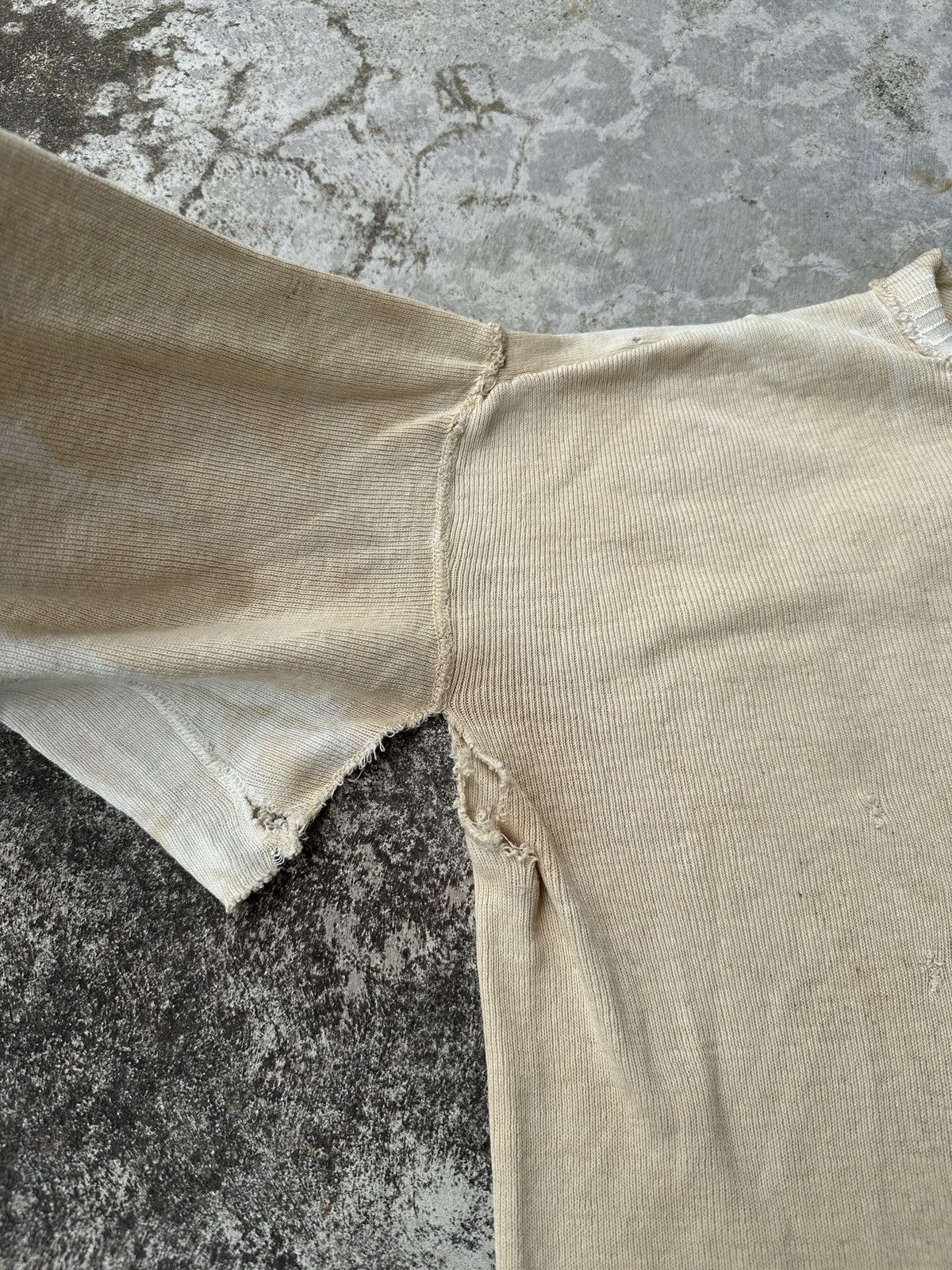 Vintage 50s-60s Sunfade trashed zombie distressed henley cream tee Size US L / EU 52-54 / 3 - 7 Thumbnail