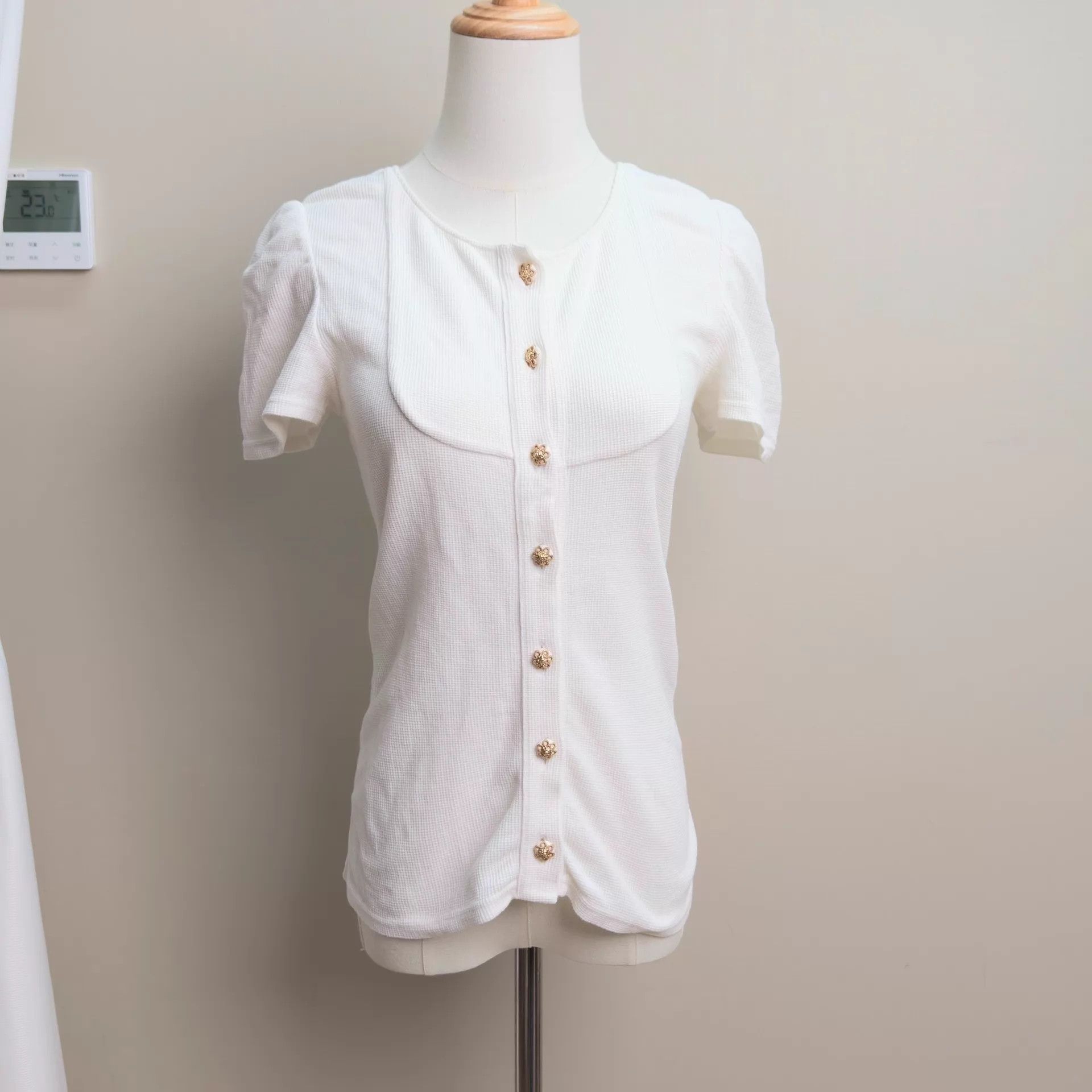 Chanel CHANEL 36 Short Sleeve Shirt Size XS / US 0-2 / IT 36-38 - 1 Thumbnail