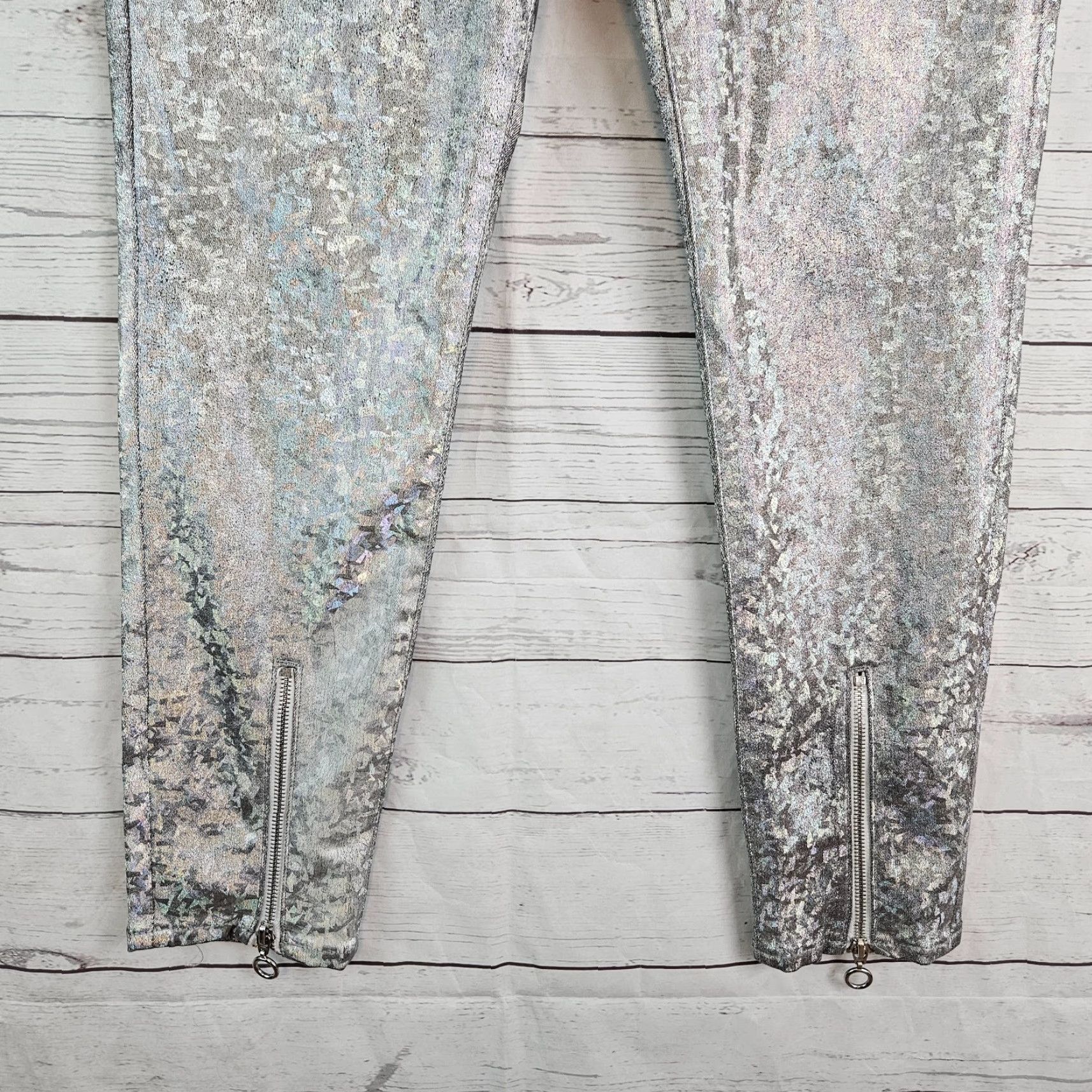 DL1961 DL1961 Womens Florence Instasculpt Cropped Jeans 27 Silver Denim Ankle Zip Mid Rise Jeans Womens 27 Silver DL1961 Florence Instasculpt Cropped Size 27" / US 4 / IT 40 - 3 Thumbnail