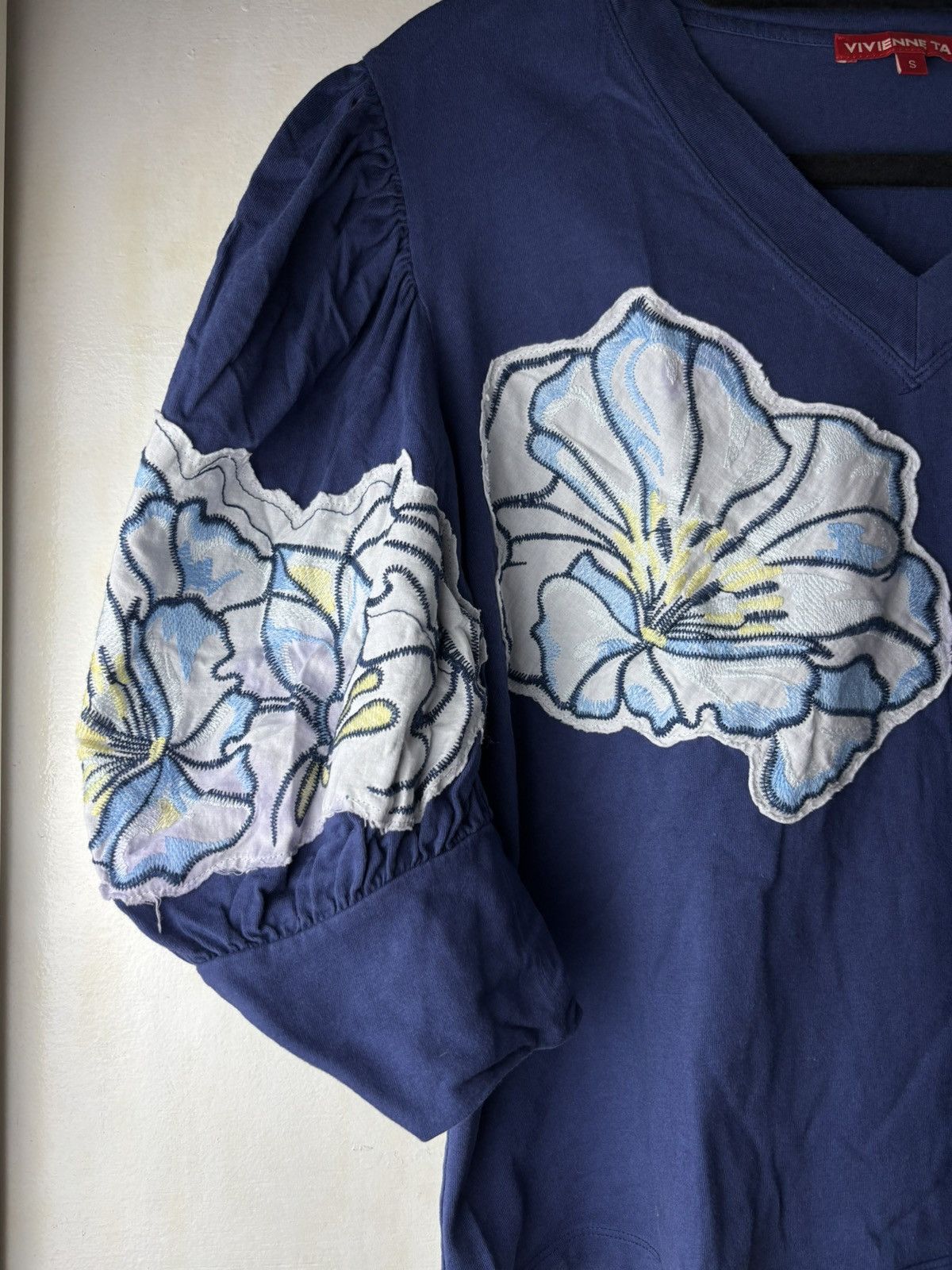 Vivienne Tam Vivienne Tam V-neck pullover puff sleeves and floral patch Size S / US 4 / IT 40 - 7 Thumbnail