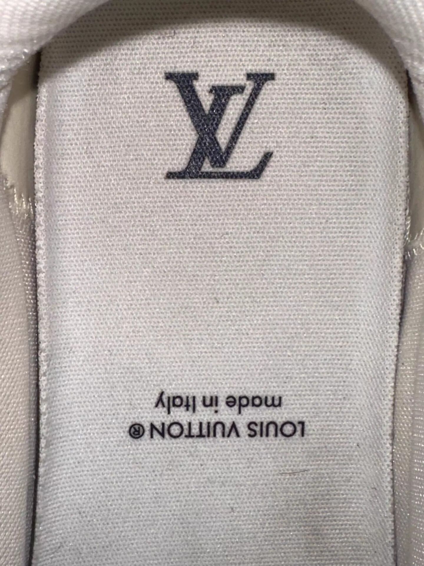 Louis Vuitton LV Men's Blue White Monogram Skate Sneakers 7(41) 99 New Size US 8 / EU 41 - 8 Thumbnail