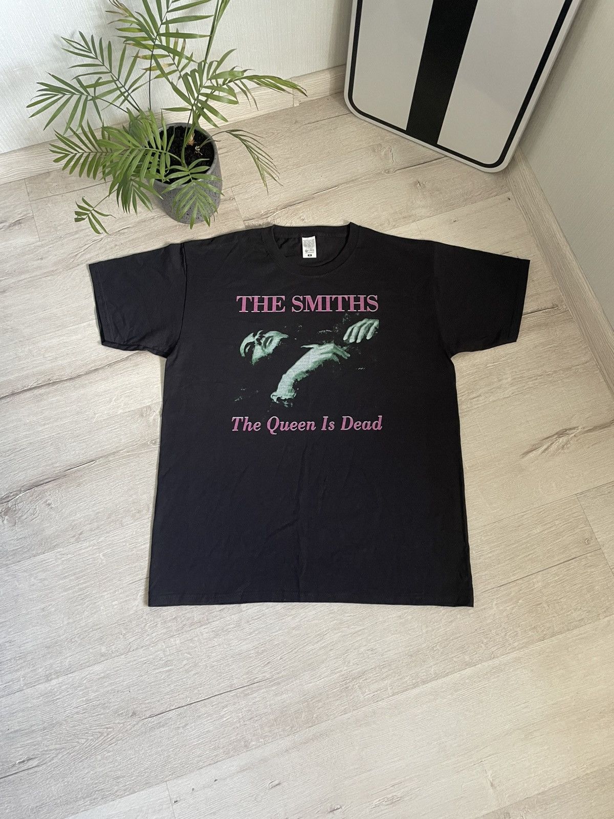 Band Tees Vntg Official 2004 The Smiths The Queen Is Dead(Stone Roses) Size US M / EU 48-50 / 2 - 1 Thumbnail