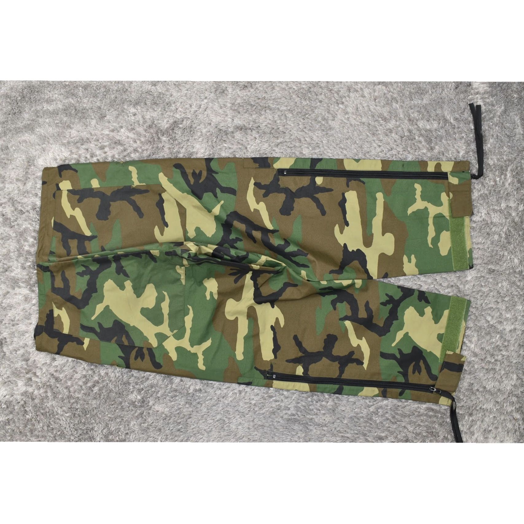 Vintage VINTAGE Military Green Camouflage Gore Seam Nylon Windbreaker Pants S Short Mens Windbreaker Nylon Camouflage Green 28in Inseam Size US 29 - 3 Thumbnail
