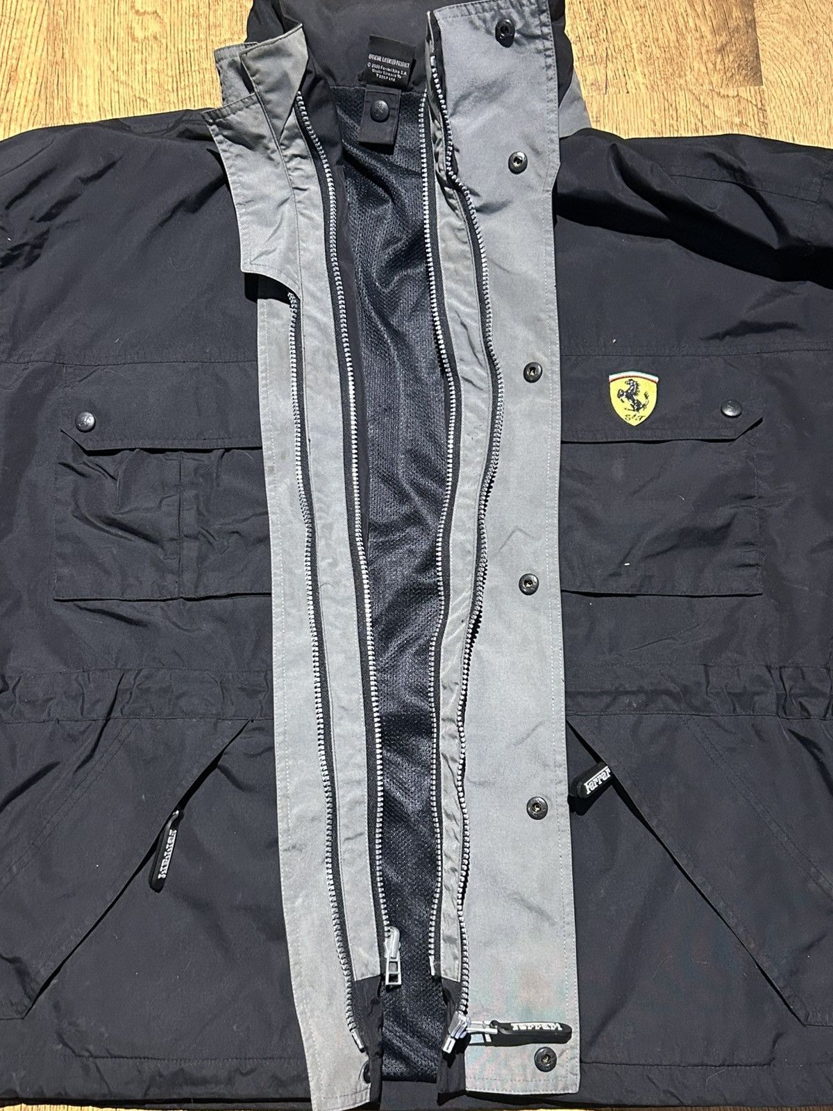 Ferrari Vintage 2000 Official Ferrari F1 Rain jacket M Boxy Size US M / EU 48-50 / 2 - 12 Thumbnail