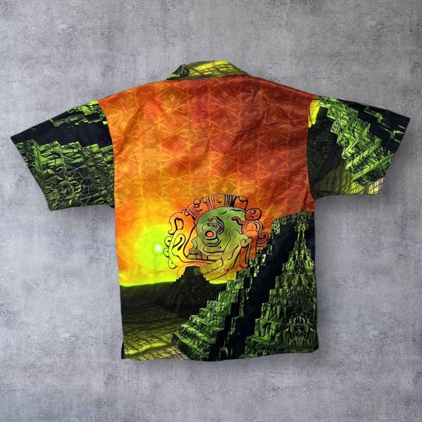 Route 66 Route 66 Early 00's Mayan Y2K Graphic Green Orange Polyester Shirt XS Women's Short Sleeve Button-Up Collared Vintage? No N/A Size XS / US 0-2 / IT 36-38 - 2 Thumbnail