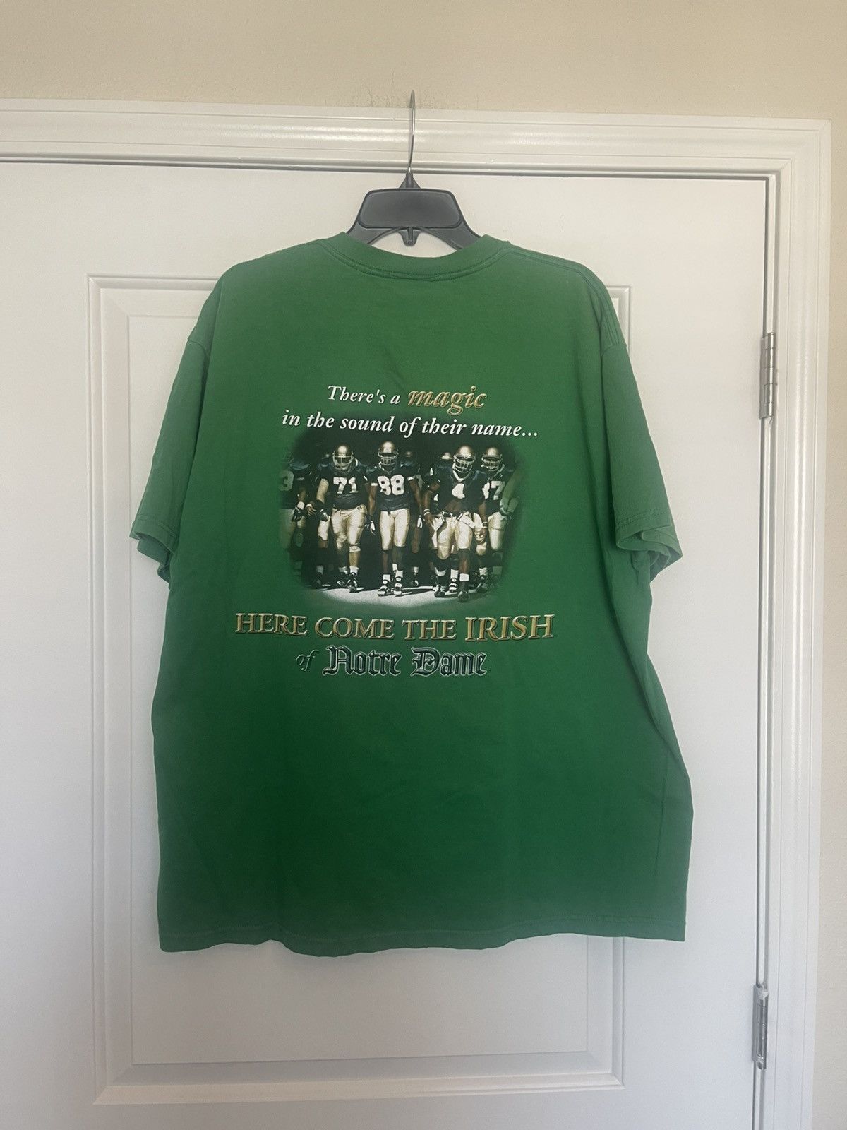 Vintage Vintage Notre Dame Football Here Come the Irish Student Size US XL / EU 56 / 4 - 4 Thumbnail