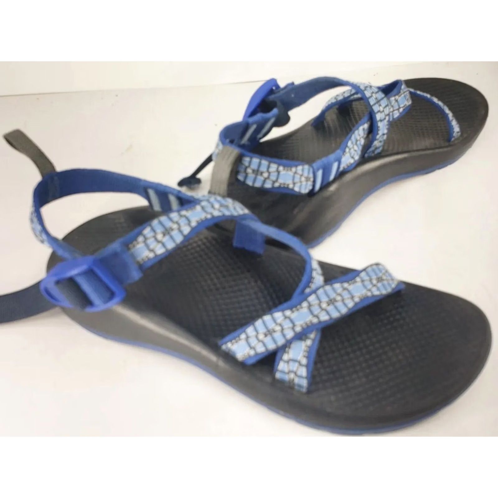 Chaco Chaco Z/Cloud Sandal Blue Geometric Women's Sandal 6 US EUC Wind Casual Outdoor Hiking Beach Adjustable Strap Buckle M Polyester Jacquard Webbing Size US 6 / IT 36 - 6 Thumbnail