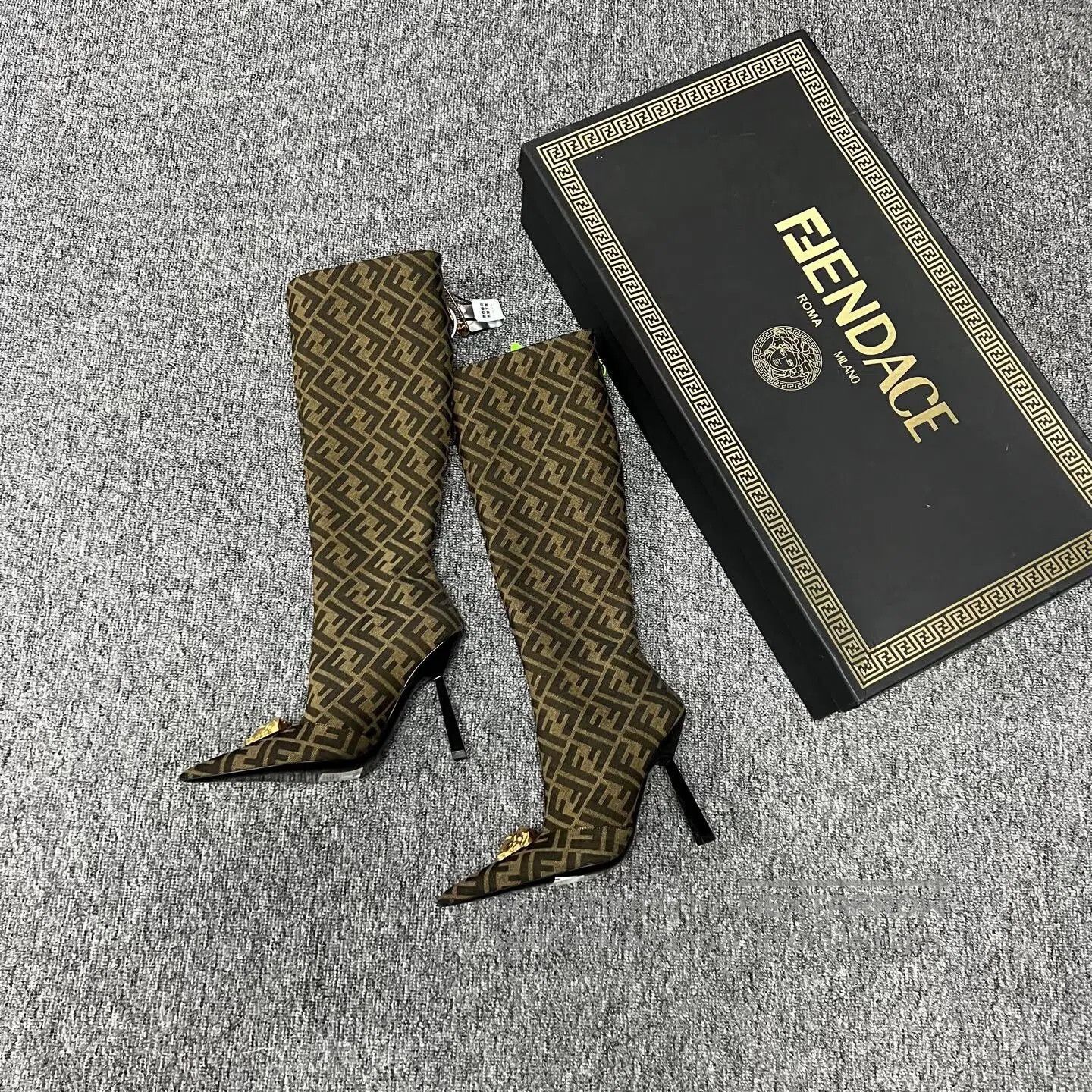 Fendi FENDI Colorful crystal diamond Golden belt| Size ONE SIZE - 1 Thumbnail
