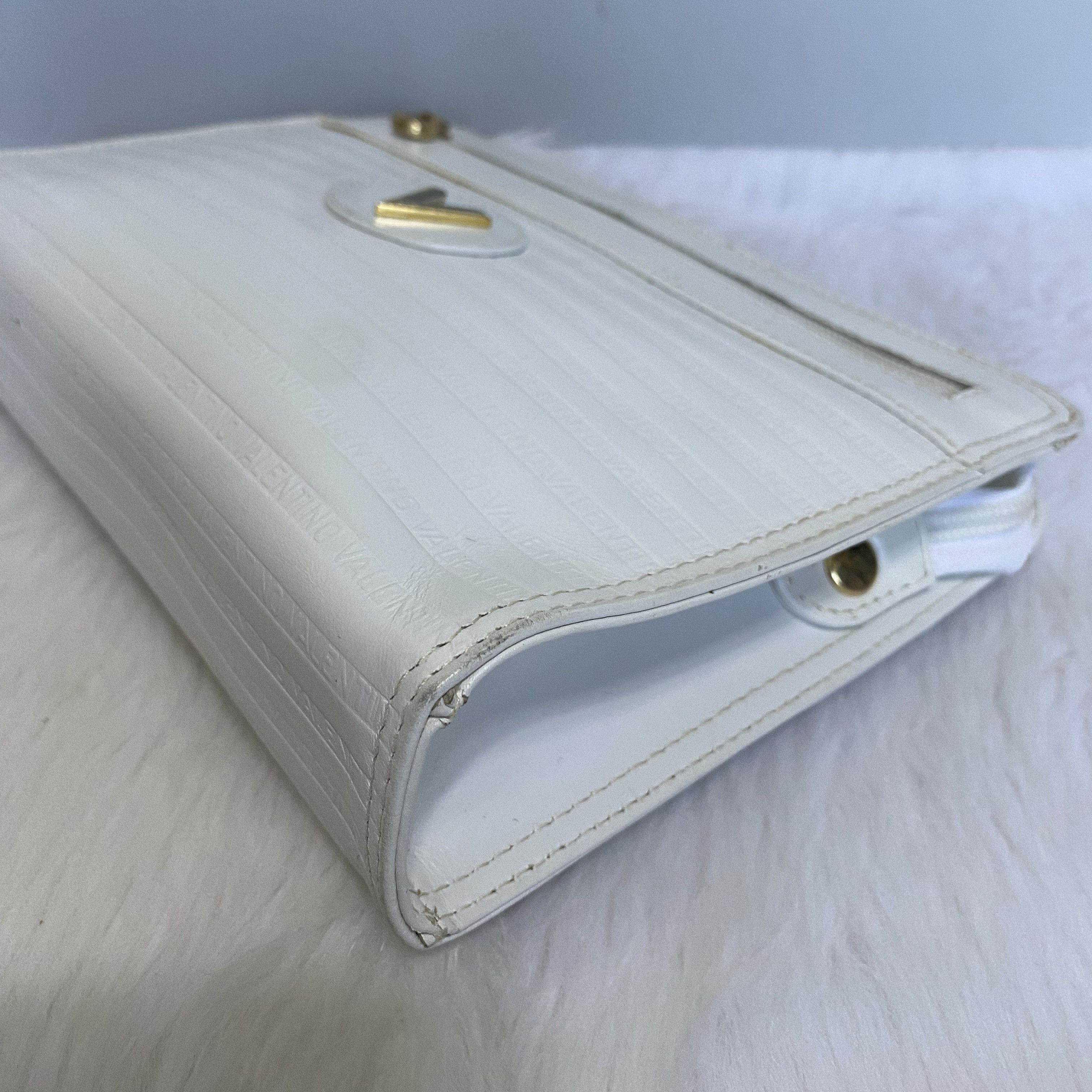 Mario Valentino × Vintage MARIO VALENTINO Vintage Logo Embossed Leather Clutch Bag Size ONE SIZE - 4 Thumbnail
