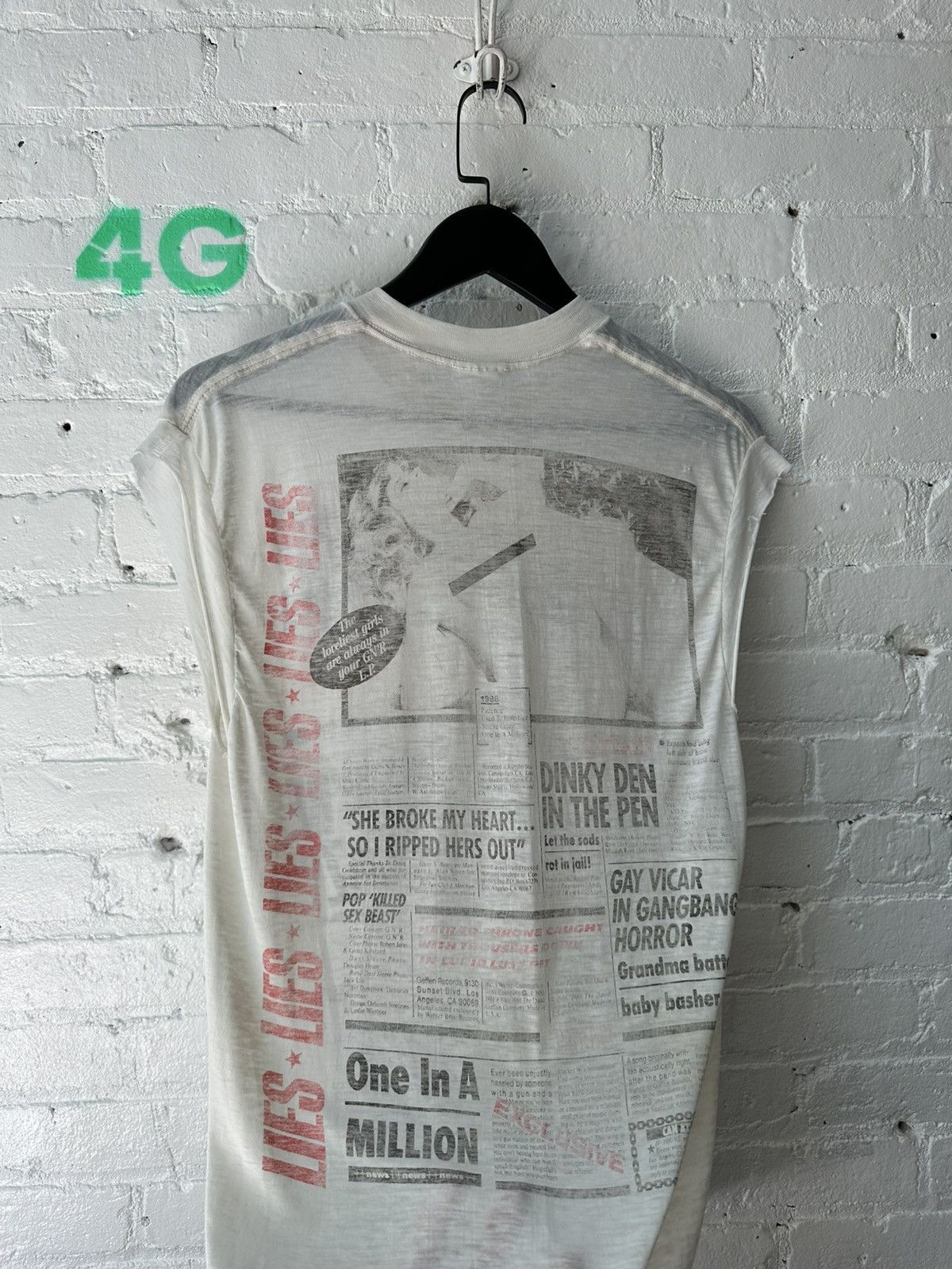 Band Tees Paper thin Guns n Roses Sleeveless Tee Size US L / EU 52-54 / 3 - 5 Thumbnail
