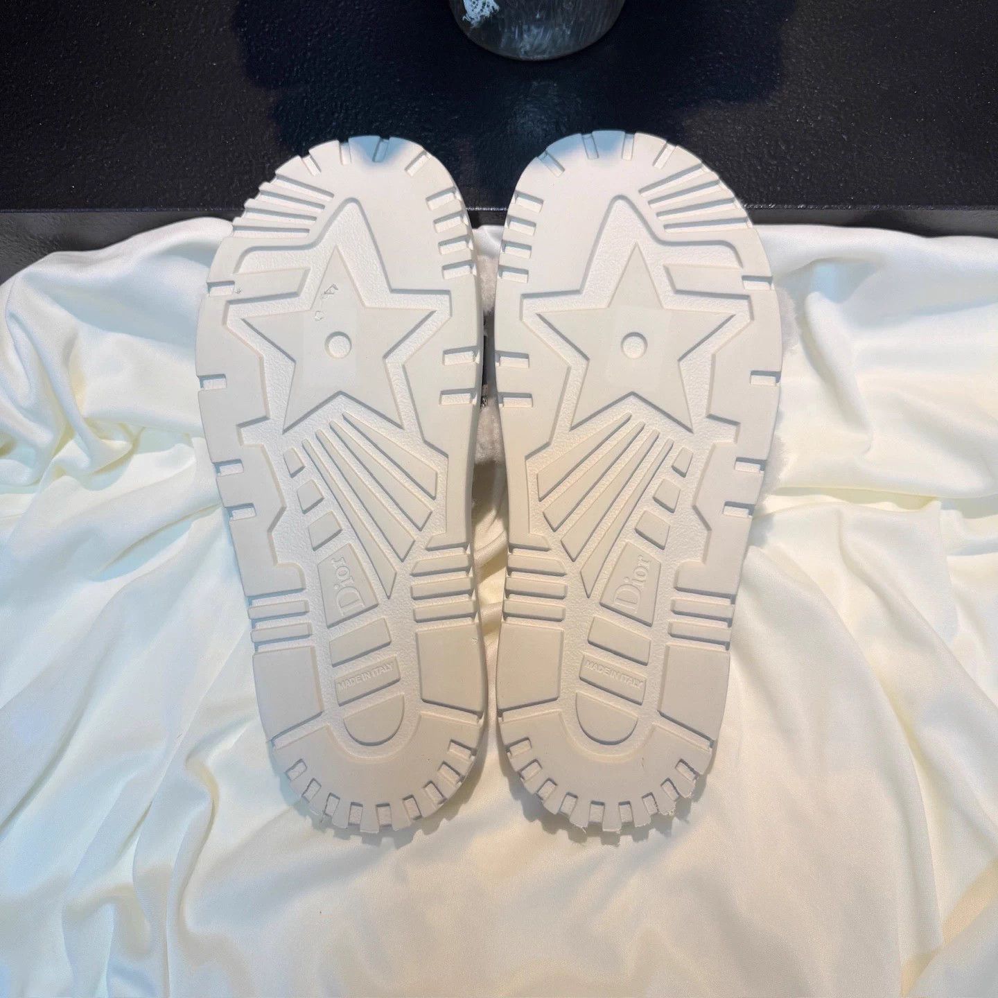 Dior Dior Black White Logo Embroidered Plush Slippers Size 37 Size US 6.5 / IT 36.5 - 6 Thumbnail