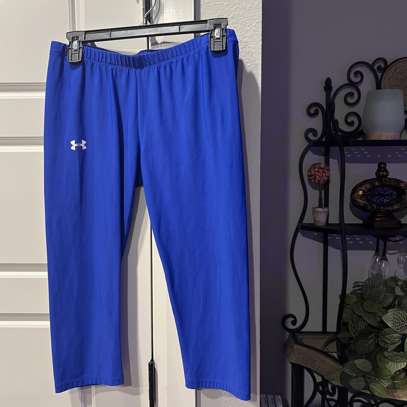 Under Armour Under Armour Men's Blue 3/4 Length Shorts Size US 32 / EU 48 - 1 Thumbnail