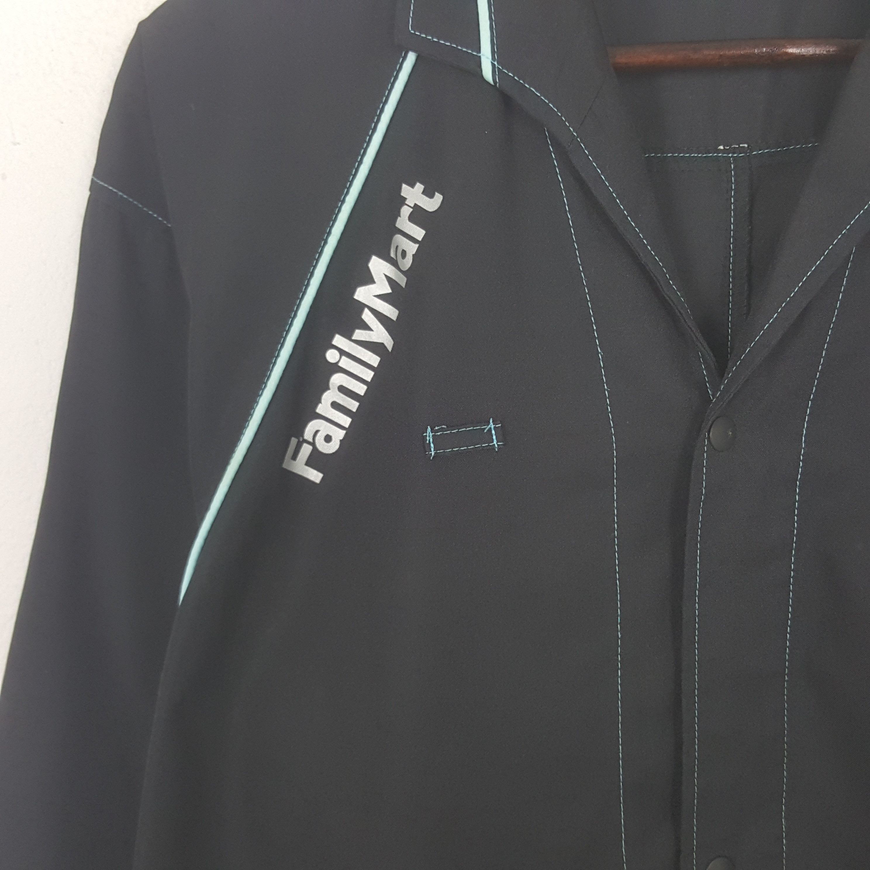 Japanese Brand Vintage Family Mart Worker Japan Uniform Jacket Size US XL / EU 56 / 4 - 2 Thumbnail