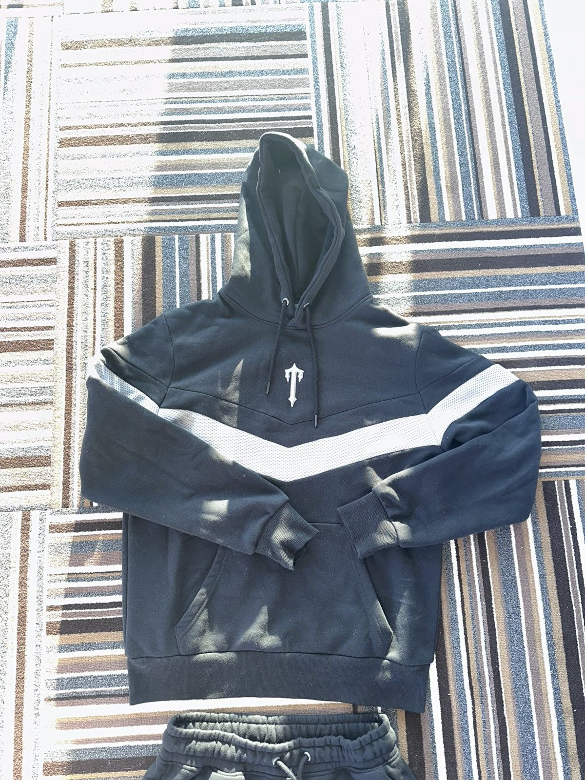 Trapstar London Trapstar V-Stripe Tracksuit Black/Grey Size US L / EU 52-54 / 3 - 2 Thumbnail