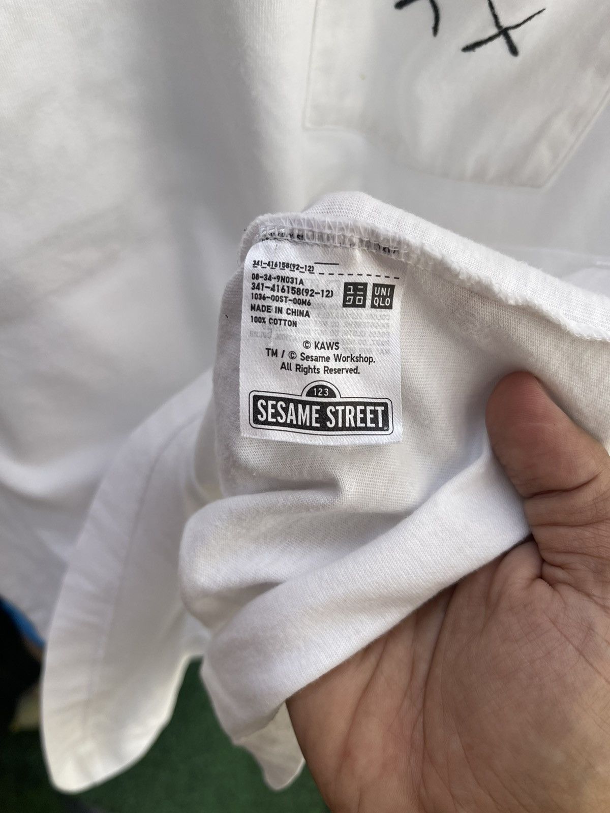 Kaws × Uniqlo Uniqlo x KAWS Hands & Blocks 2016 Short Sleeve Pocket Tee Size US M / EU 48-50 / 2 - 6 Thumbnail