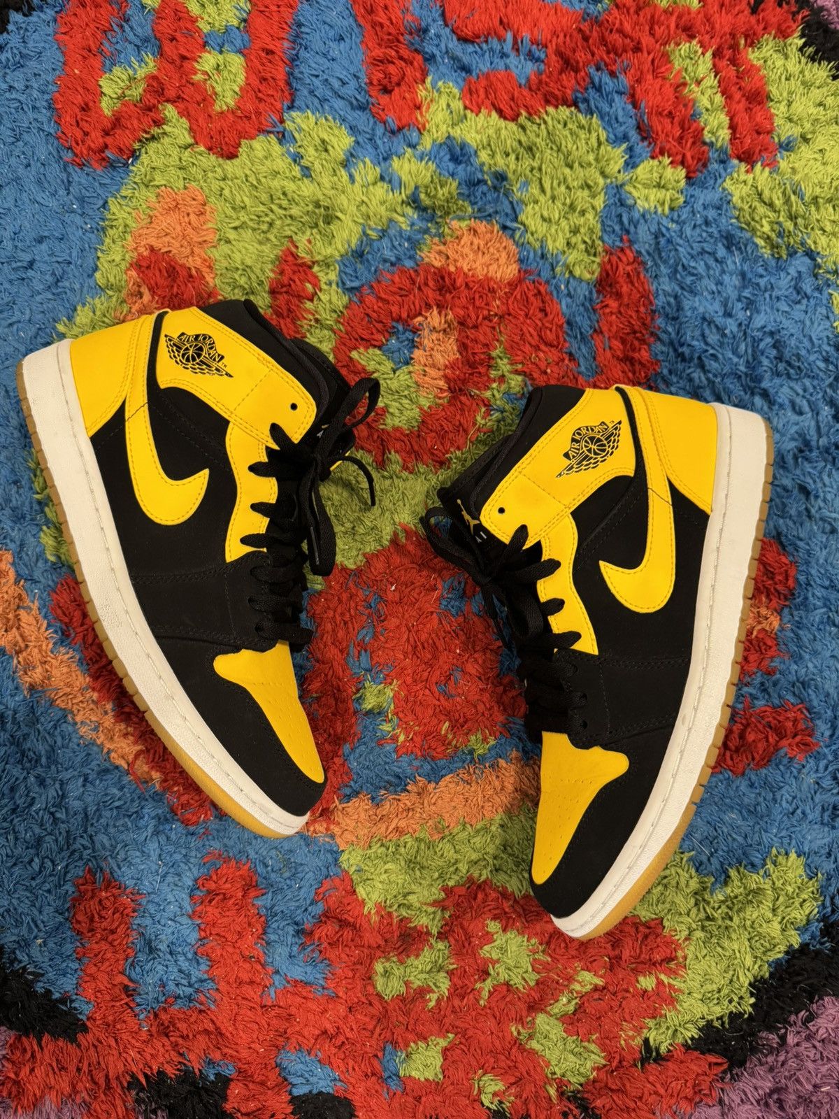 Jordan Brand Jordan Mid New Love Size US 10 / EU 43 - 1 Thumbnail