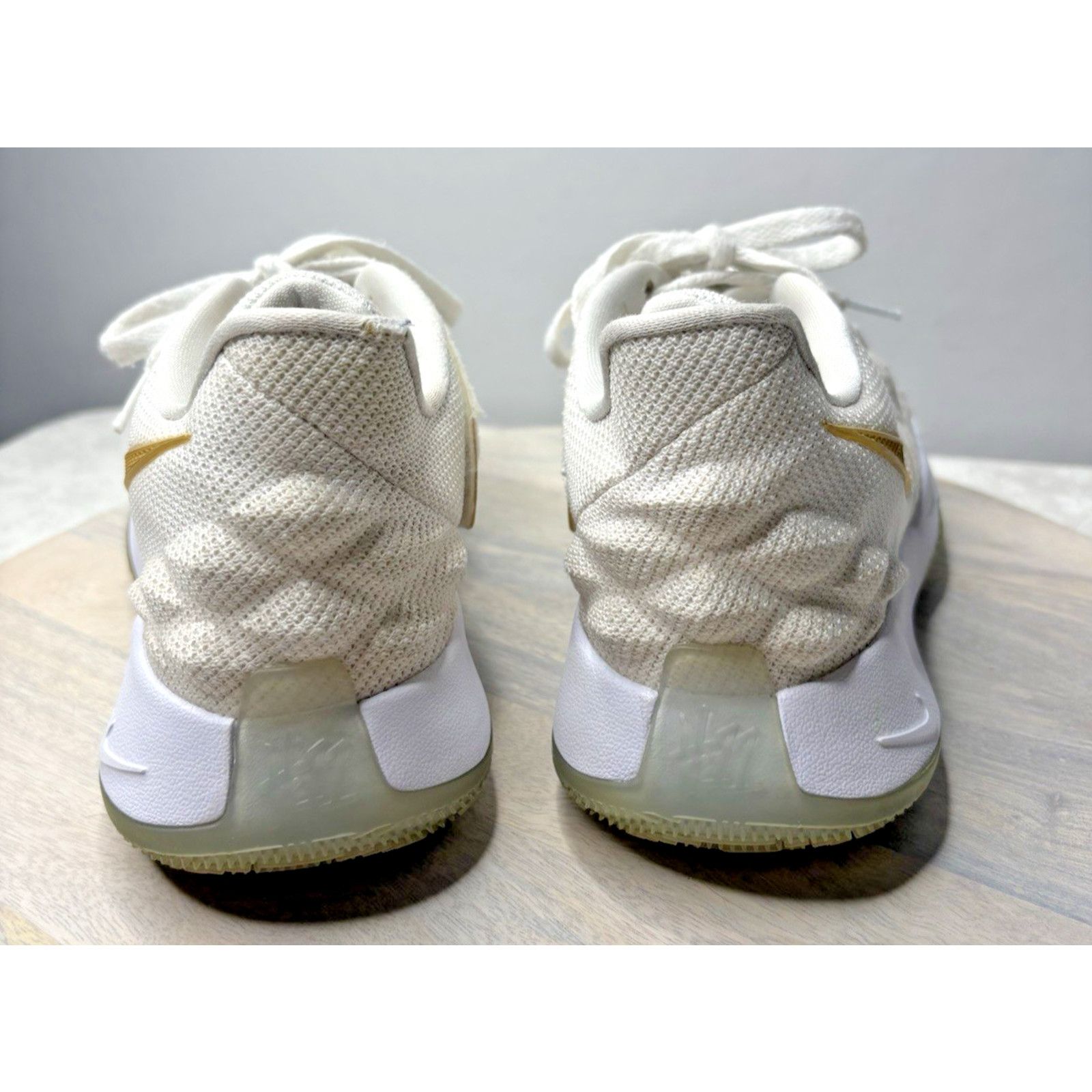 Nike Nike Kyrie Low White/Gold Basketball Shoes Size: 7 Size US 7 / EU 40 - 4 Thumbnail