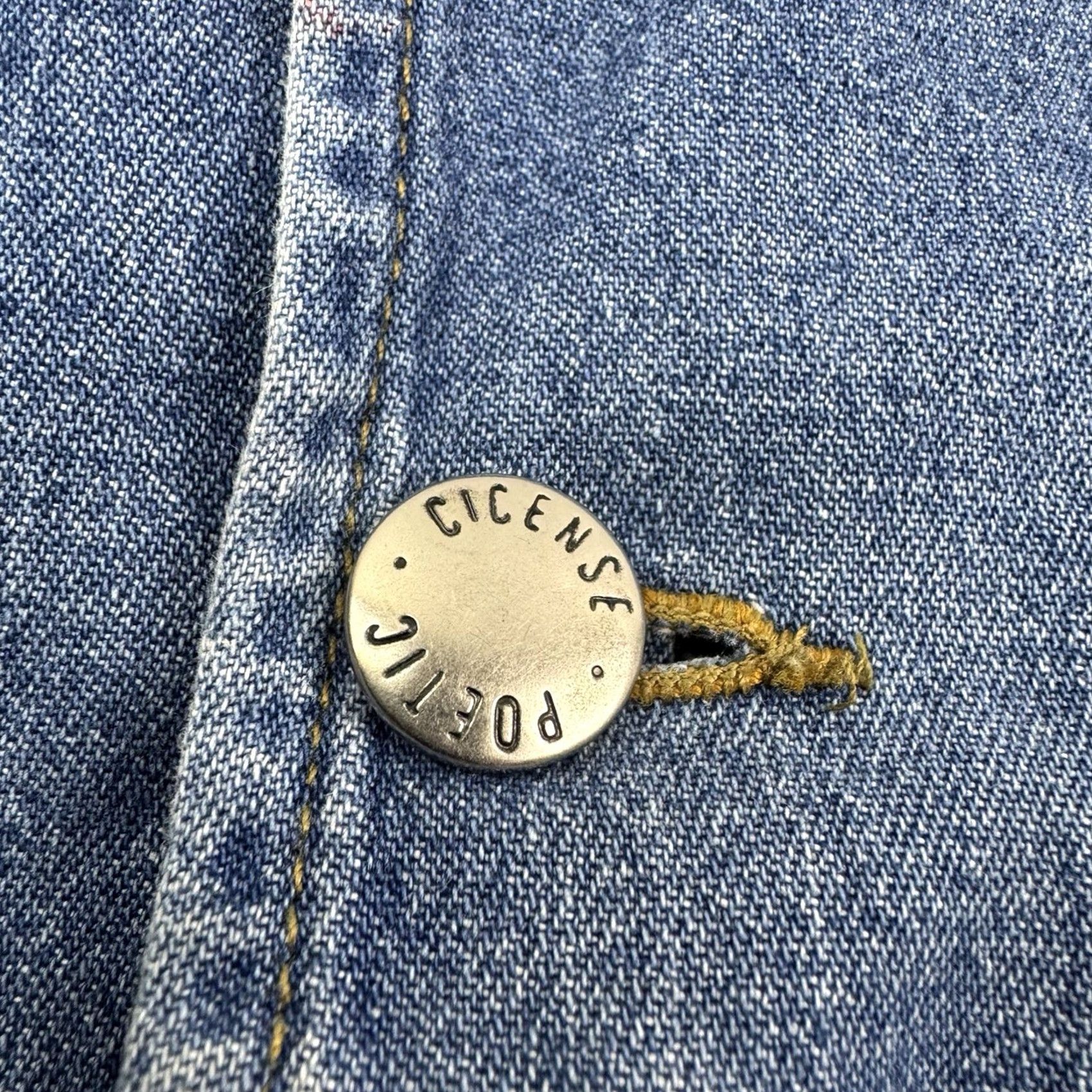 Denime VINTAGE Poetic License Denim Button Up Womens Medium Hipster Collared Pockets Shirt Womens Medium Blue 80s 90s Hipster Poetic License Shirt Size M / US 6-8 / IT 42-44 - 5 Thumbnail