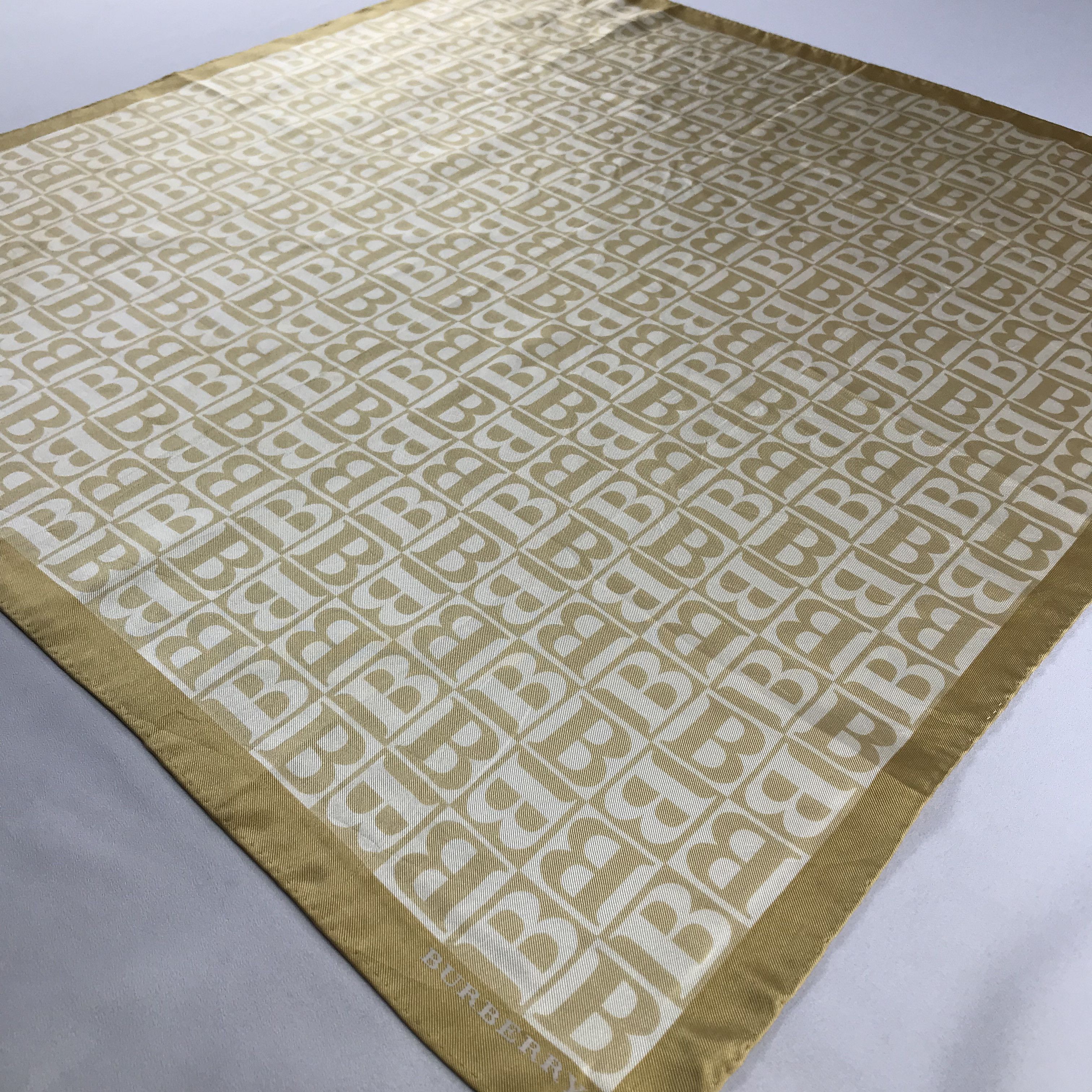 Burberry Burberry Silk Handkerchief / Bandana / Neckerchief C767 Size ONE SIZE - 4 Thumbnail