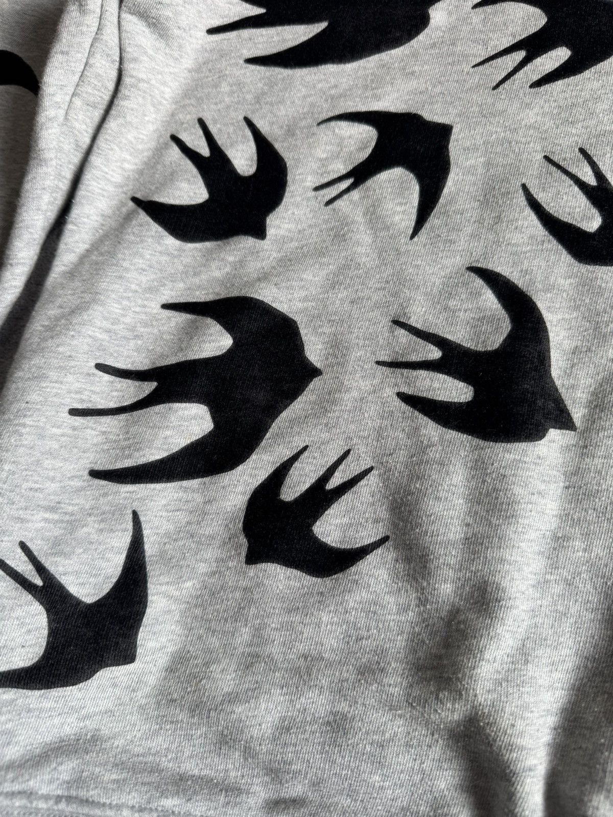 Alexander McQueen MCQ Alexander McQueen M/L birds logo sweatshirt jumper Size US M / EU 48-50 / 2 - 18 Thumbnail