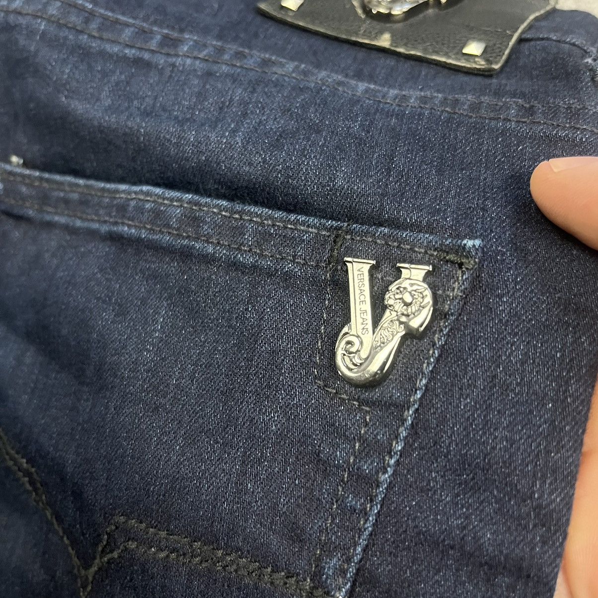 Versace Versace Jeans Dark Blue metal logo Jeans - Luxury Size US 31 - 5 Thumbnail
