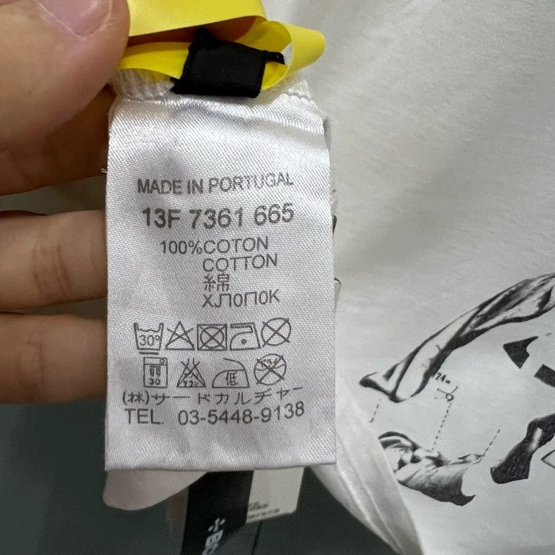 Givenchy Givenchy Chest Graffiti Short-Sleeve Size US M / EU 48-50 / 2 - 5 Thumbnail