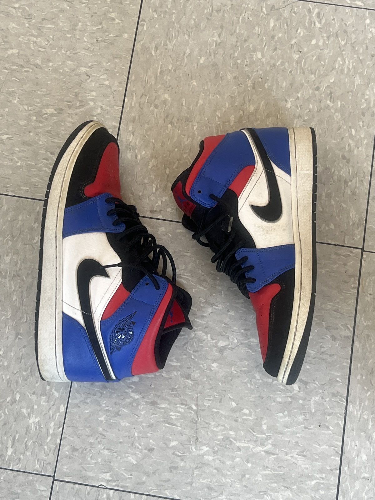 Jordan Brand Air Jordan mid top 3 Size US 9.5 / EU 42-43 - 1 Thumbnail