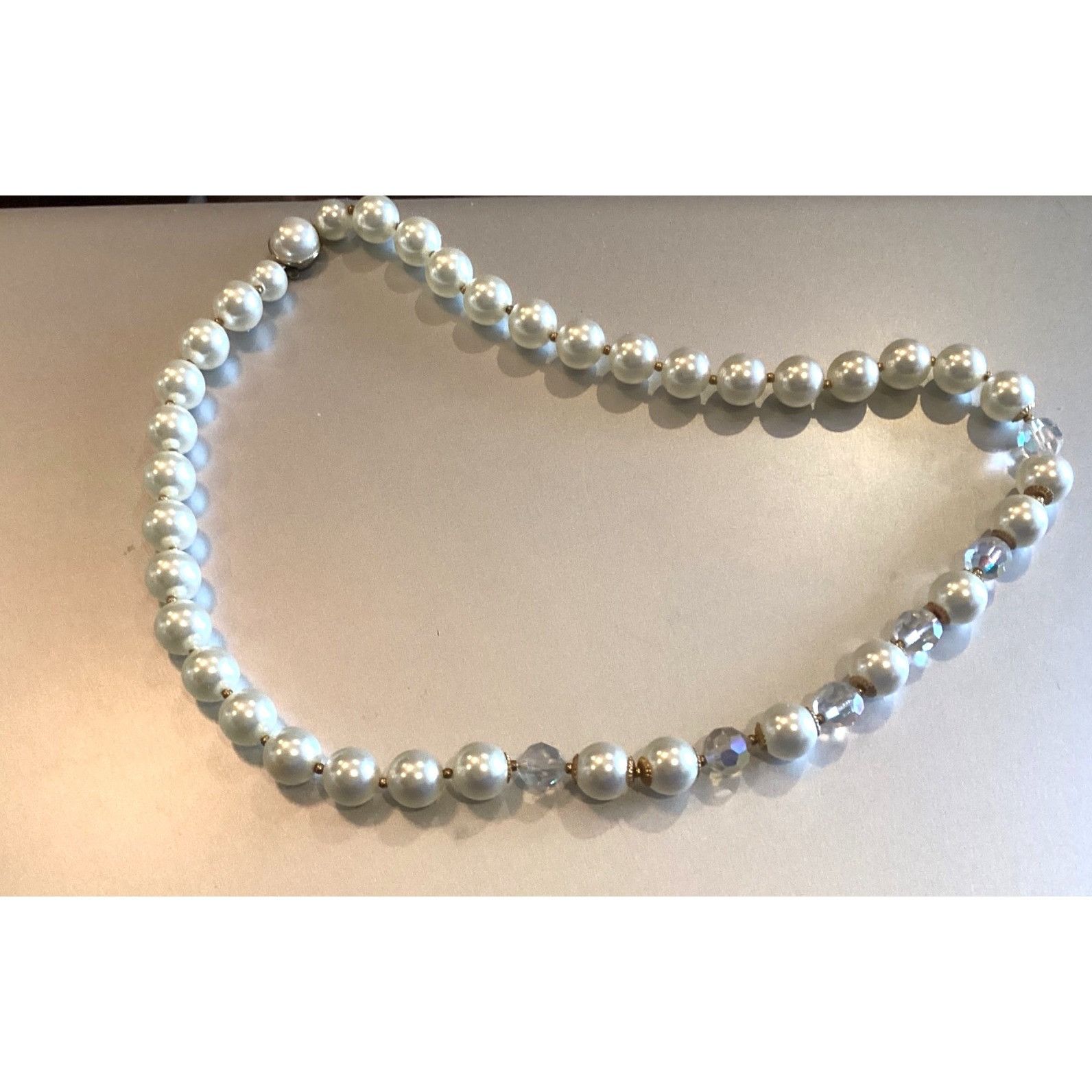 Other Vtg Faux Pearl & Plastic Crystal Bead Necklace With Gold-Ton Size ONE SIZE - 9 Thumbnail