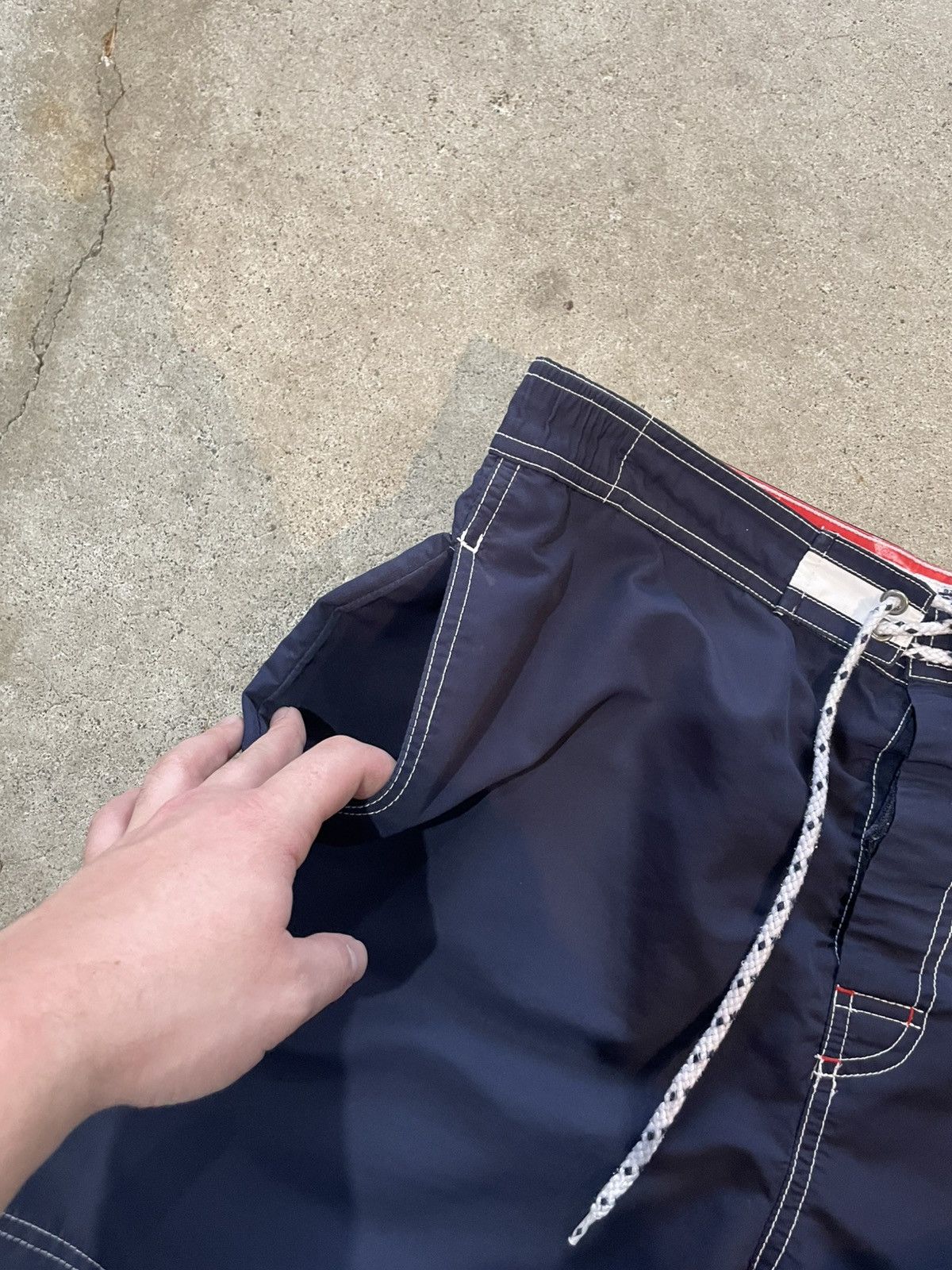 Tommy Hilfiger Early 2000’s Tommy Hilfiger Swim Shorts Size US 32 / EU 48 - 5 Thumbnail