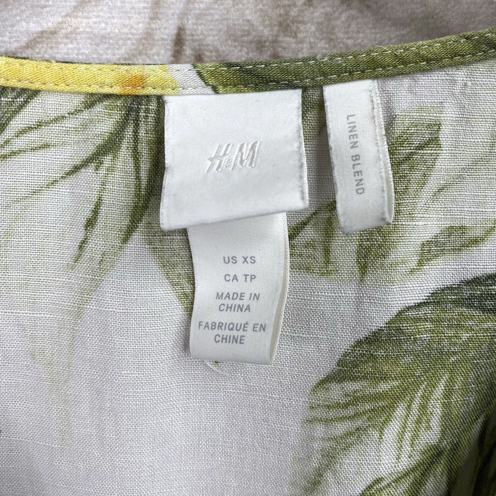 H&M H&M Dress XS Green Floral Linen Blend Lemon Print Mini Button Up V Neck Sleeveless Puff Sleeve Women Casual Short Dress Size XS / US 0-2 / IT 36-38 - 6 Thumbnail