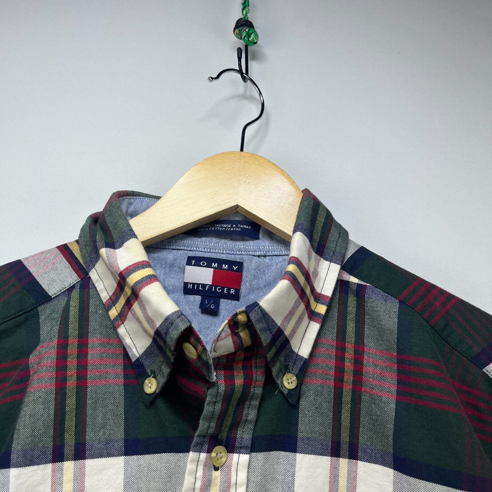 Tommy Hilfiger × Vintage Vintage 90s Tommy Hilfiger Long Button Up Plaid Shirt Large Size US L / EU 52-54 / 3 - 4 Thumbnail