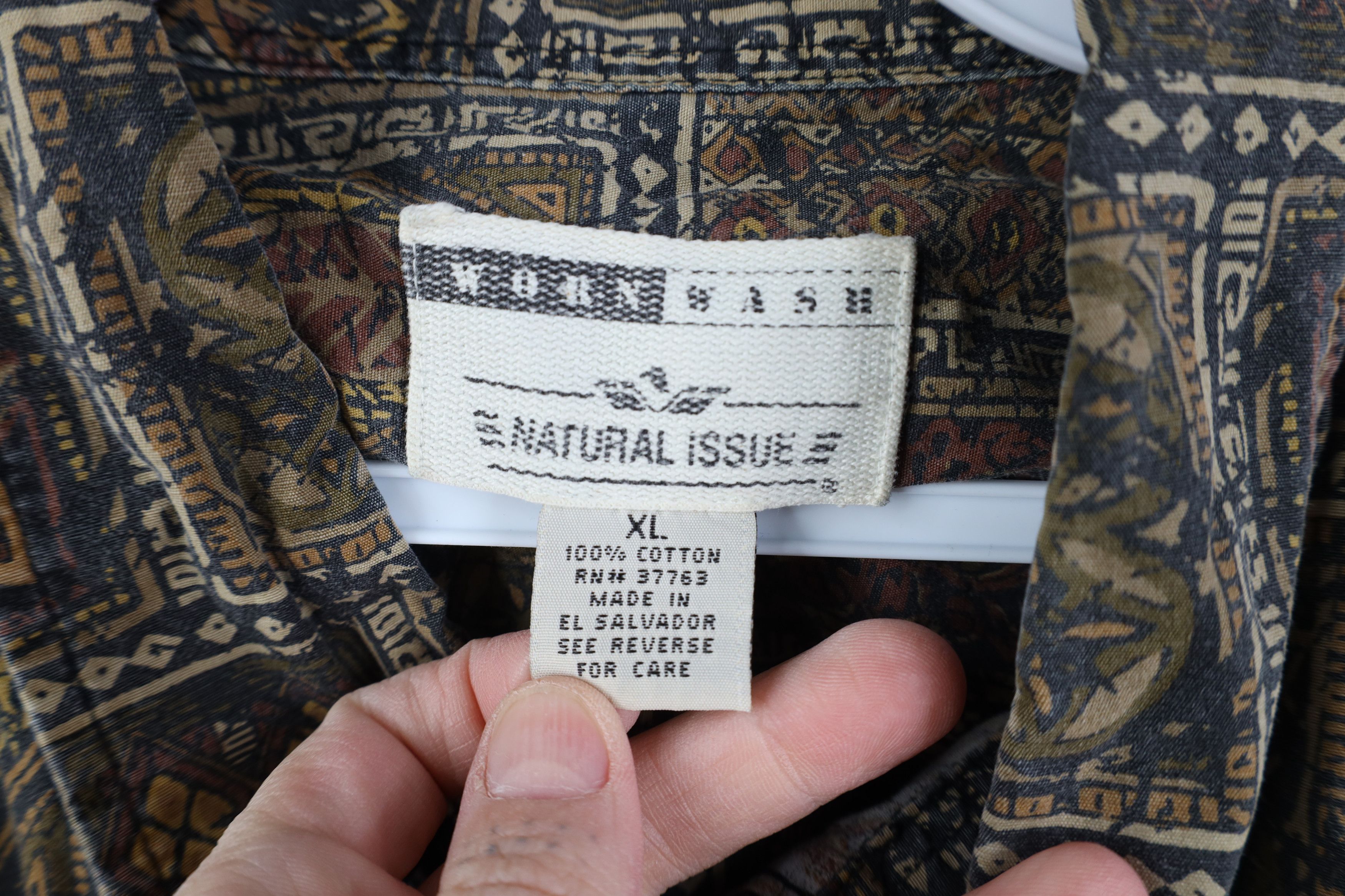 Vintage Vintage 90s Streetwear Geometric Hawaiian Button Shirt Size US XL / EU 56 / 4 - 5 Thumbnail