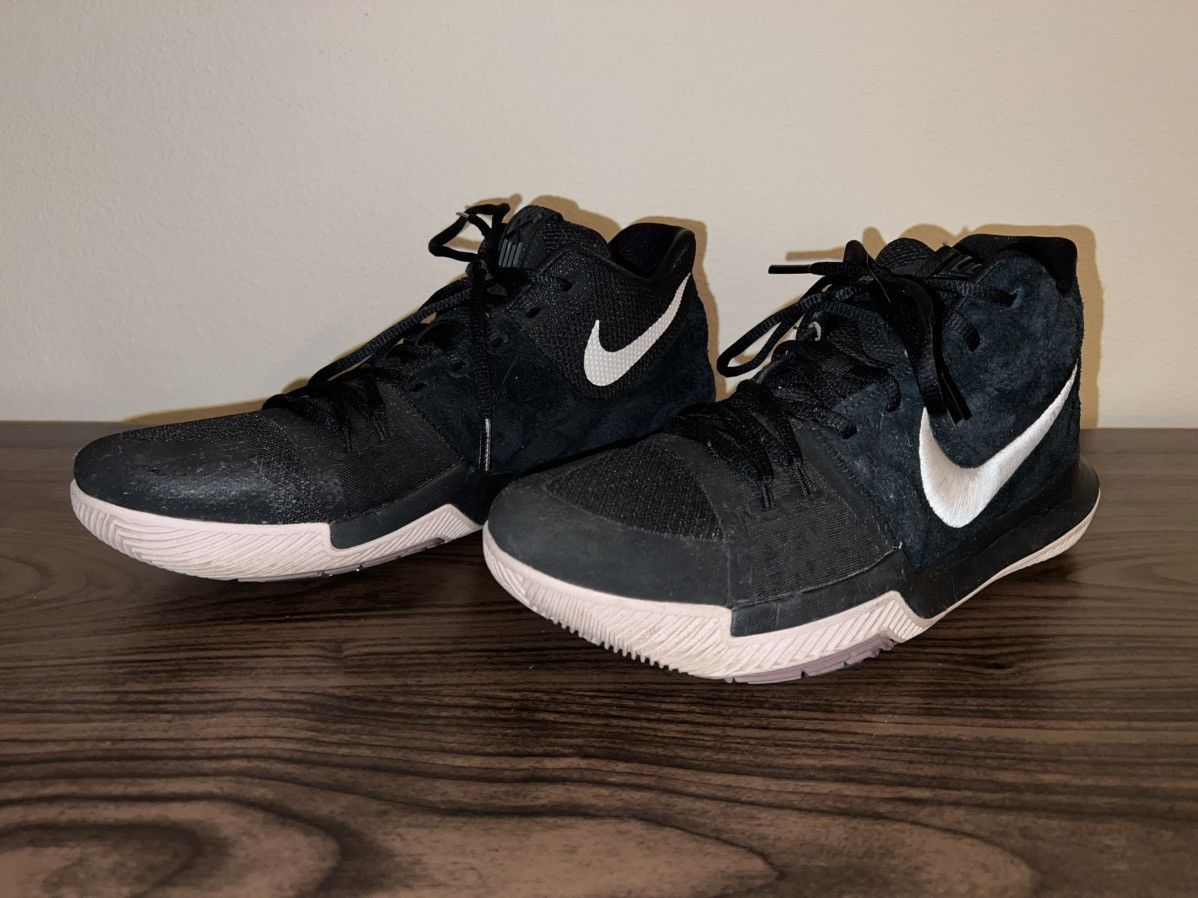 Nike Nike Kyrie 3 ‘Still Red’ Size US 10 / EU 43 - 5 Thumbnail
