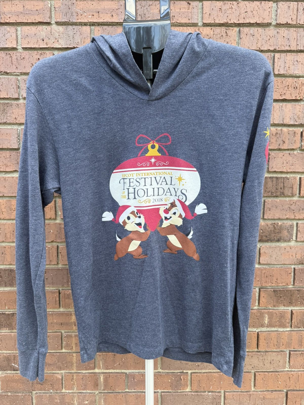 Disney Disney Epcot Festival of the Holidays 2018 Chip & Dale Hood Size S / US 4 / IT 40 - 4 Thumbnail