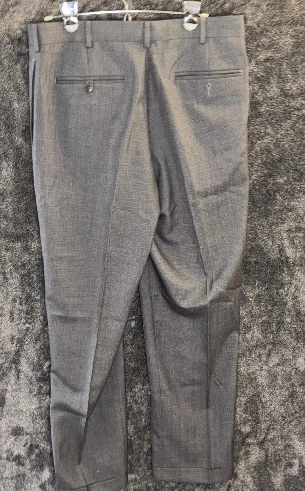 Roundtree & Yorke Roundtree & Yorke 34x32 Gray Pleated Cuffed Dress Pants Size US 34 / EU 50 - 3 Thumbnail