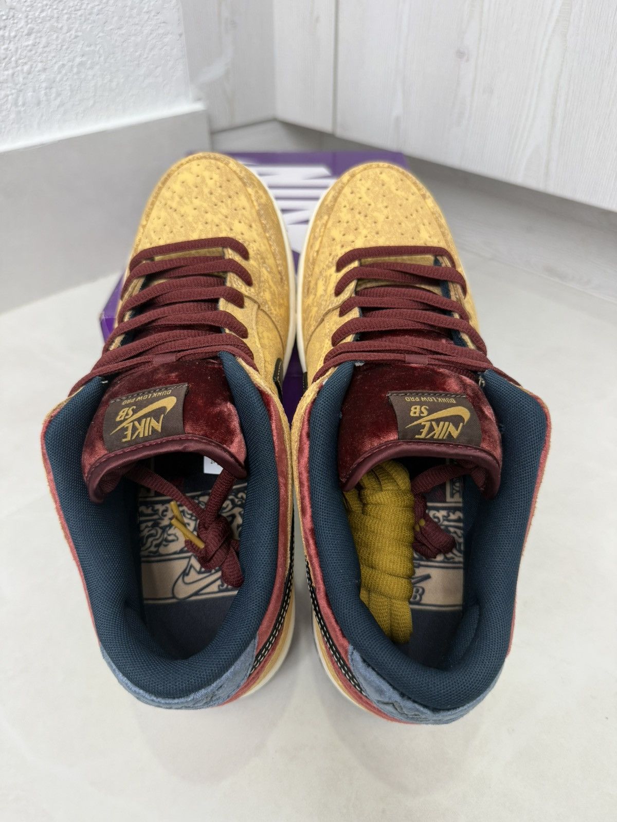 Nike Nike SB Dunk Low City of Cinema Size: US M 11.5 New Size US 11.5 / EU 44-45 - 7 Thumbnail