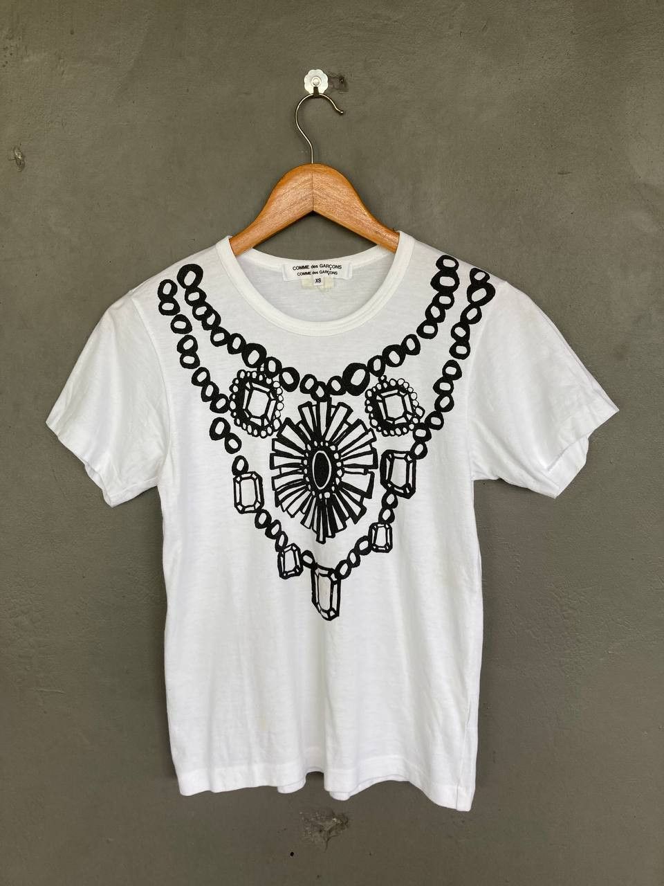 Comme des Garcons Comme des Garçons Jewel Necklace Tee Size XS / US 0-2 / IT 36-38 - 1 Thumbnail