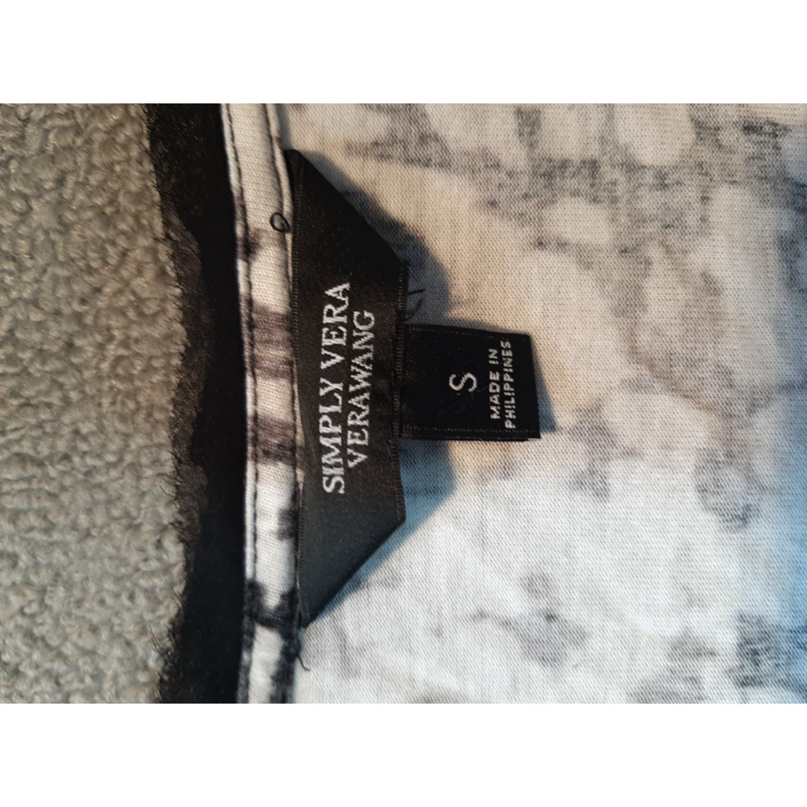 Vintage VINTAGE Simply Vera-Vera Wang Womens Top S Long Sleeve Black and white shirt Size S / US 4 / IT 40 - 3 Thumbnail