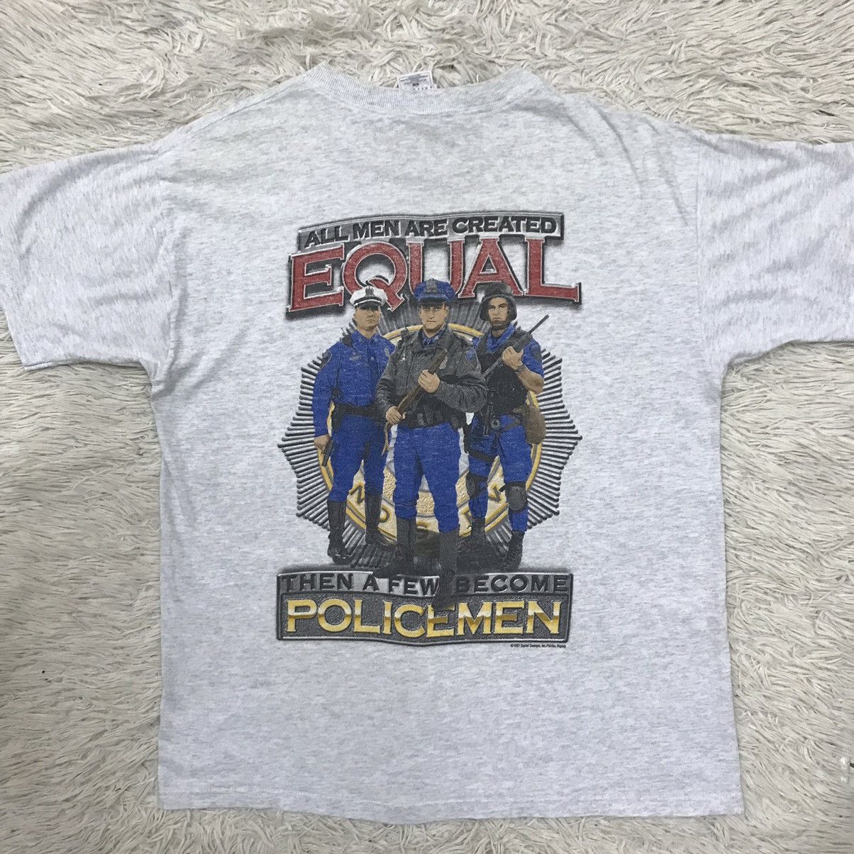 Fruit Of The Loom VINTAGE 90s CAPITAL CONCEPTS TSHIRT Size US L / EU 52-54 / 3 - 11 Thumbnail