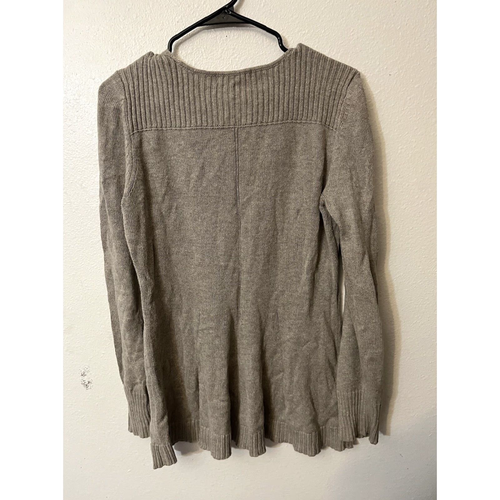 Calvin Klein Calvin Klein Sweater Large taupe v neck long sleeve Womens Size L / US 10 / IT 46 - 3 Thumbnail