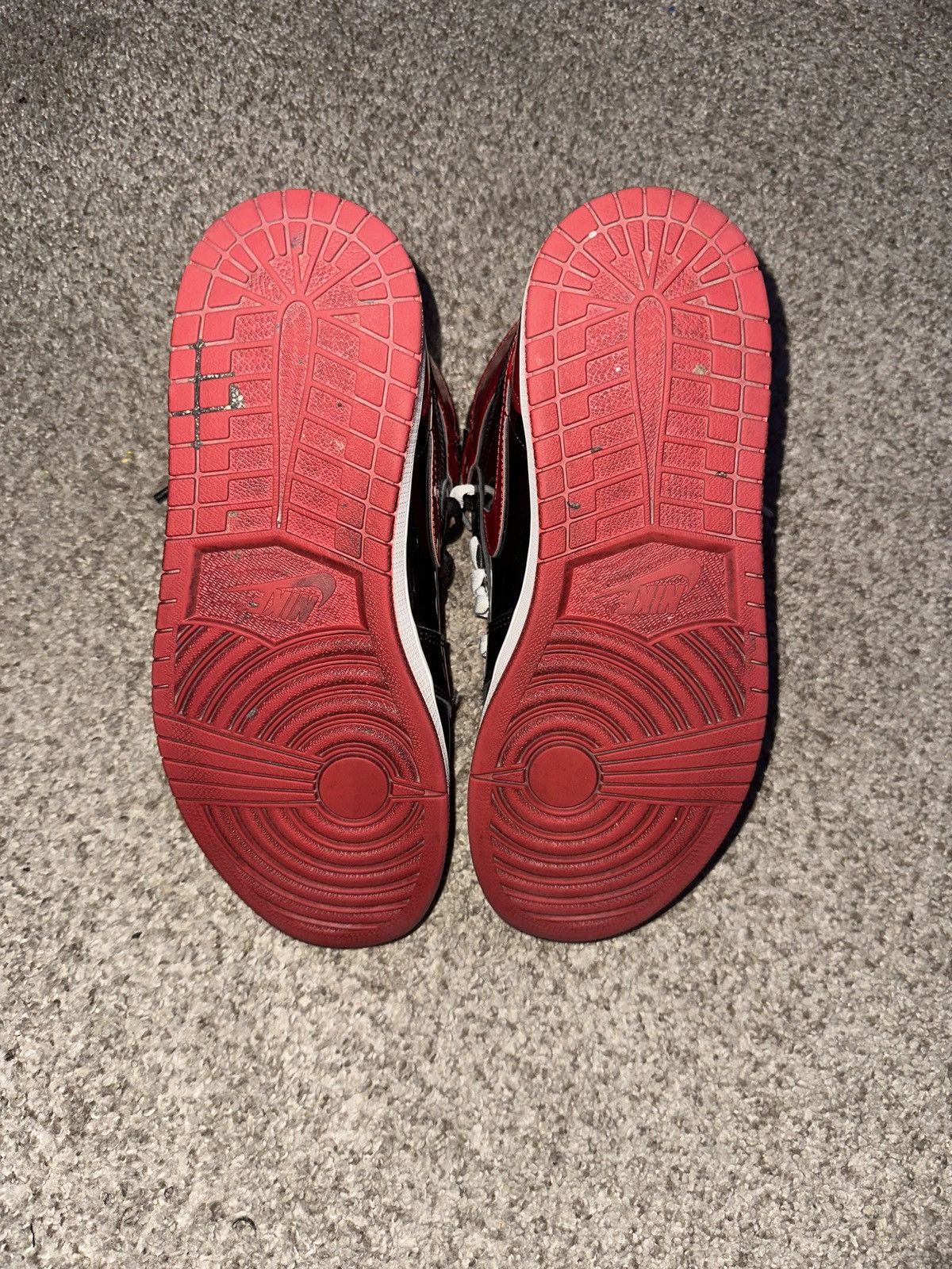 Jordan Brand Jordan 1 Patent Bred Size US 10.5 / EU 43-44 - 3 Thumbnail