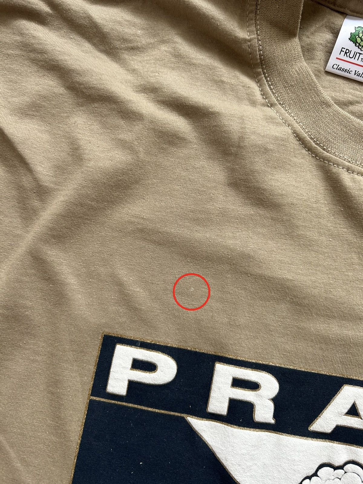 Vintage Vintage 1990’s Praha Drinking Team Graphic 3D Logo T-Shirt Size US XL / EU 56 / 4 - 7 Thumbnail