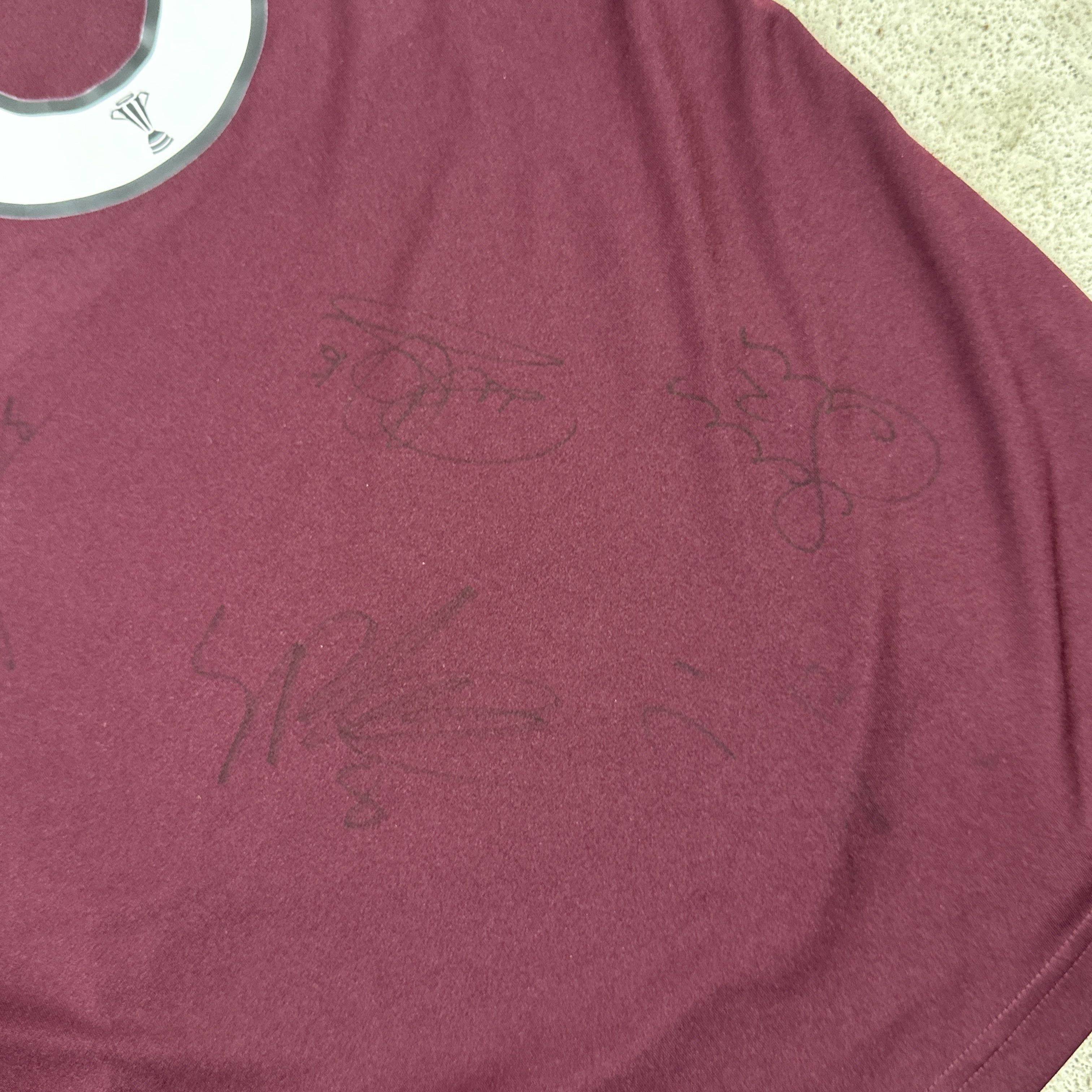 Adidas × Vintage Jersey Adidas 12/13 Hearts Home Autographed Size US L / EU 52-54 / 3 - 7 Thumbnail