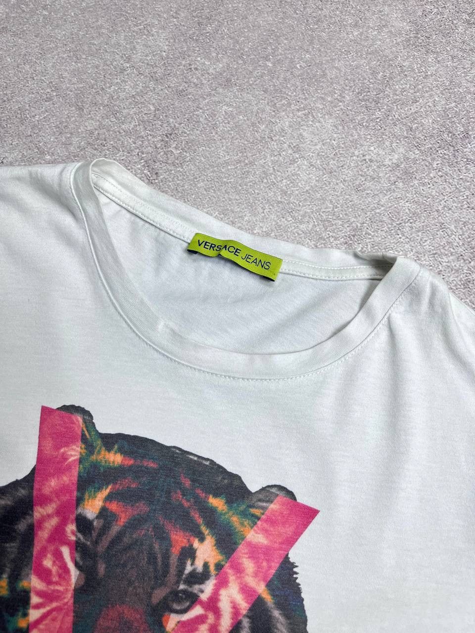 Vintage Vintage Versace Tiger Absract Avantgarde T-shirt Y2K M Size US M / EU 48-50 / 2 - 3 Thumbnail